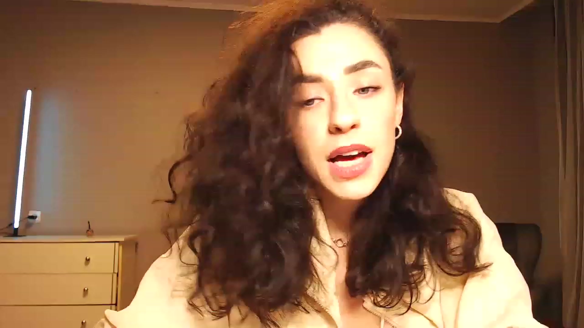 Gallery image thumbnail from Millla_Mi's myfreecams stream on, 04/17/2023, 20:18 image 3 of 20