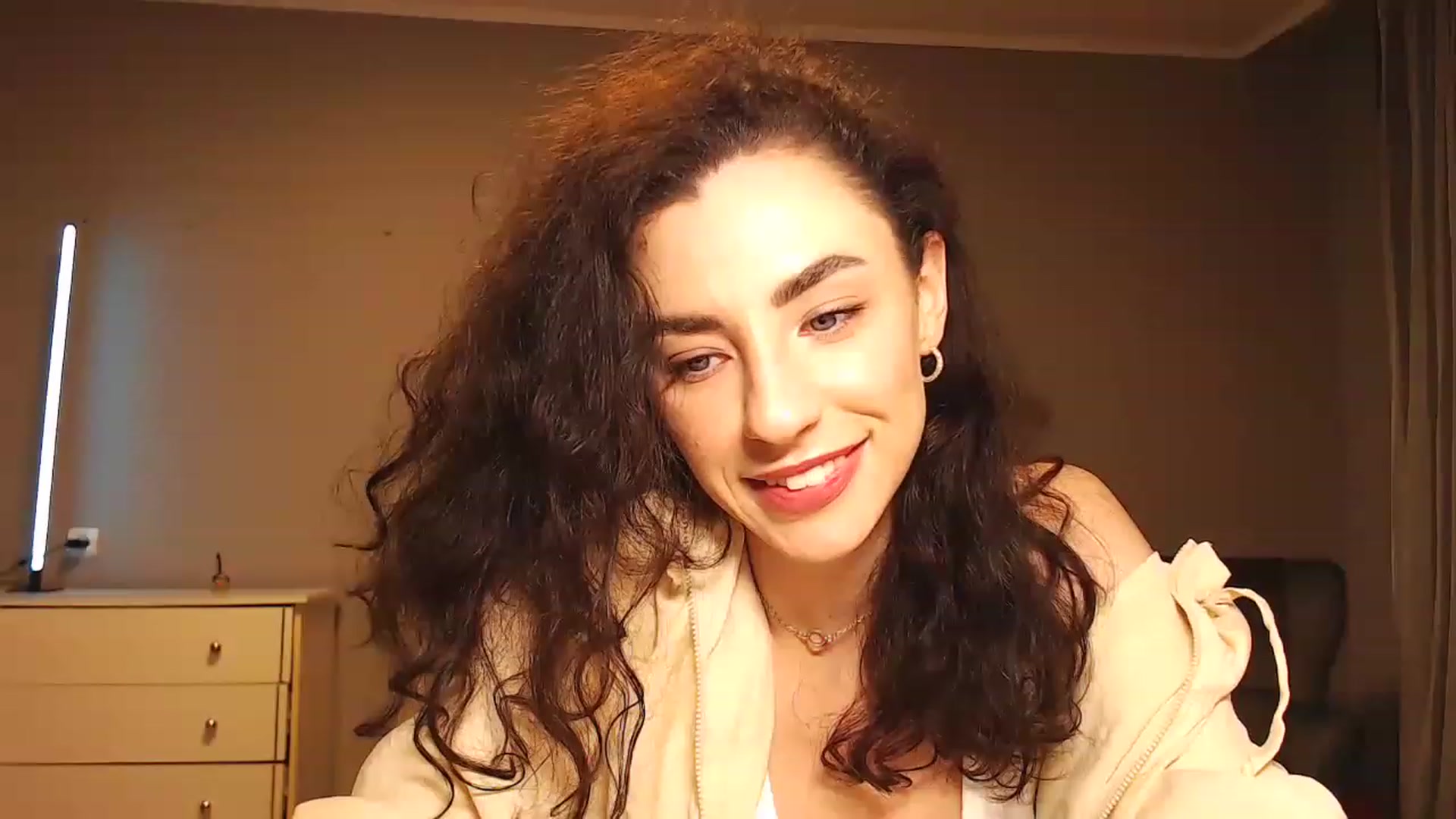 Gallery image thumbnail from Millla_Mi's myfreecams stream on, 04/17/2023, 20:18 image 4 of 20