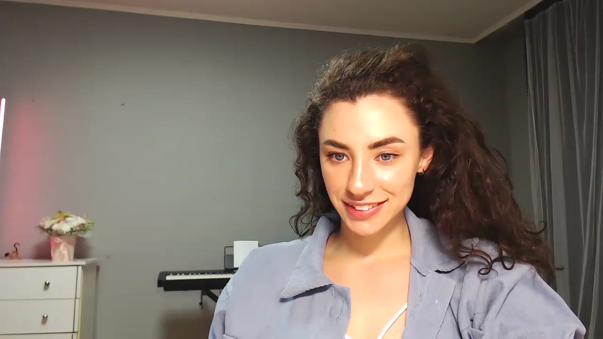 Gallery image thumbnail from Millla_Mi's myfreecams stream on, 05/14/2023, 19:19 image 3 of 20