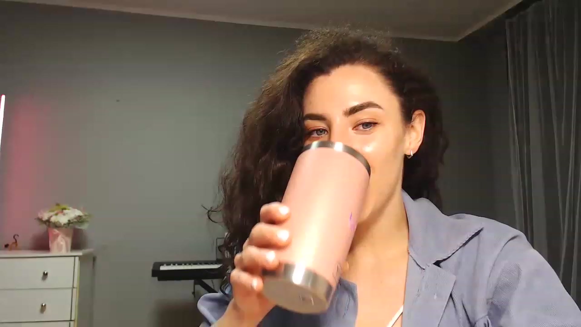 Gallery image thumbnail from Millla_Mi's myfreecams stream on, 05/14/2023, 19:19 image 6 of 20