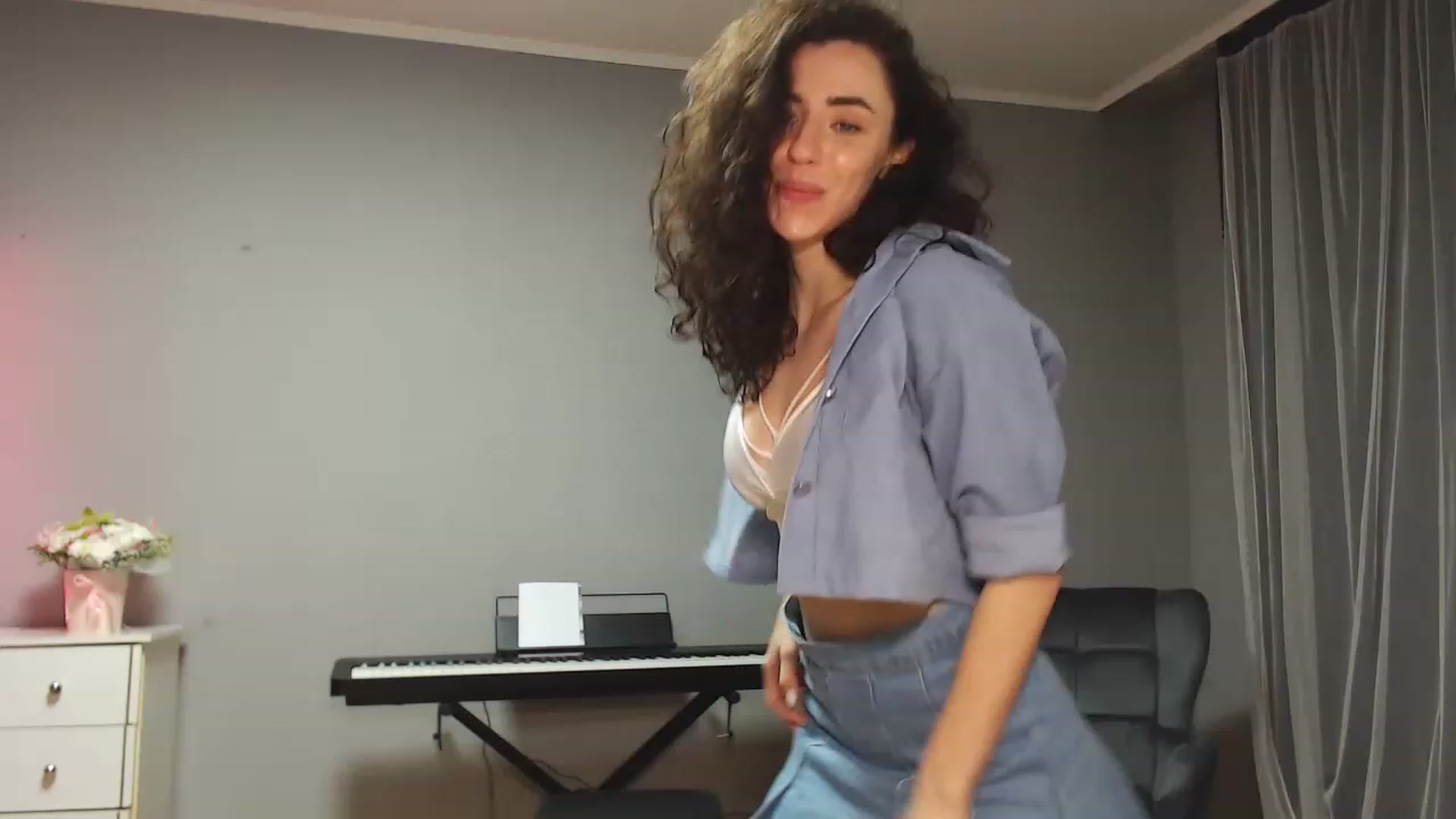 Gallery image thumbnail from Millla_Mi's myfreecams stream on, 05/14/2023, 20:18 image 11 of 20