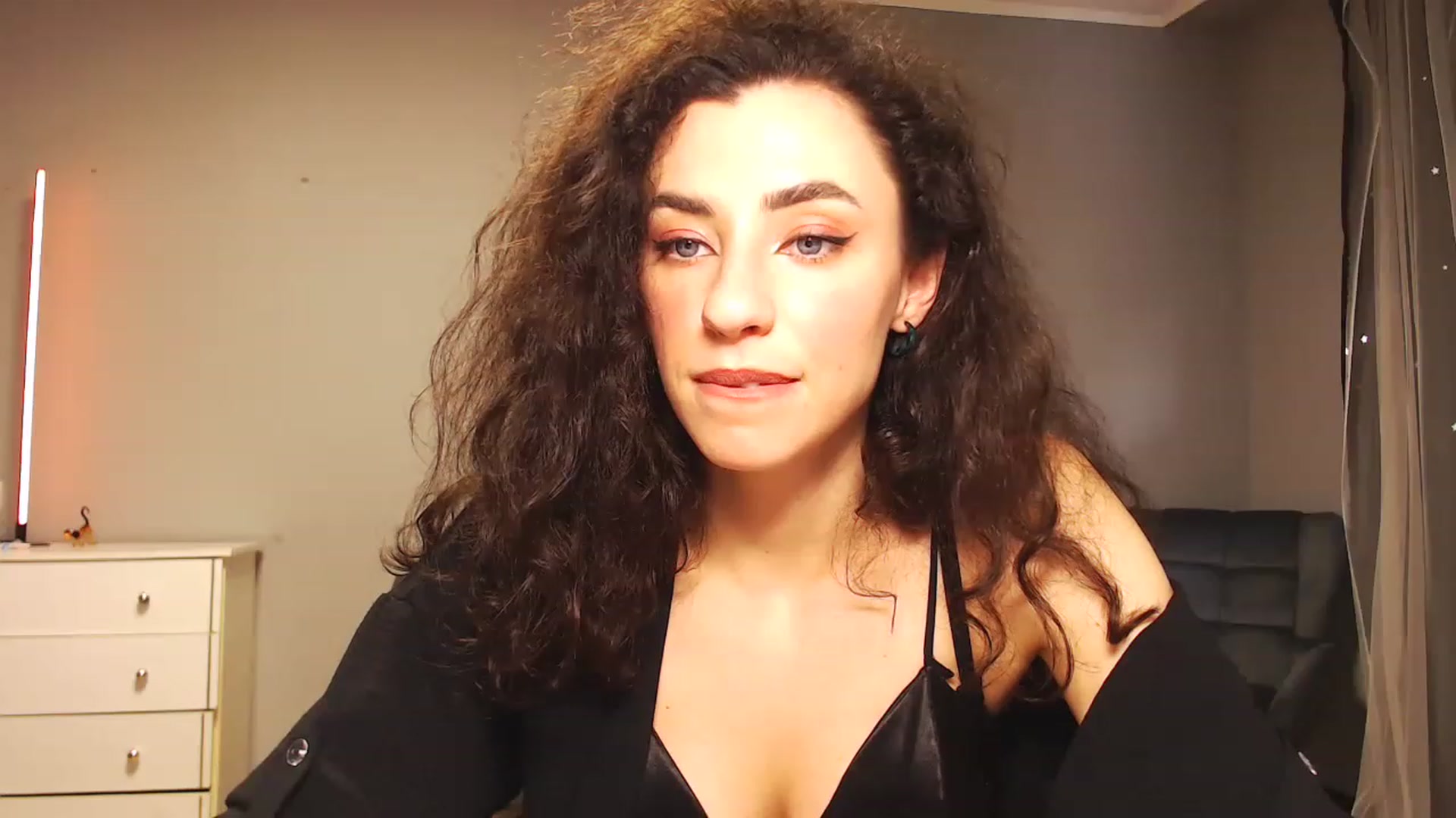 Gallery image thumbnail from Millla_Mi's myfreecams stream on, 05/28/2023, 14:42 image 18 of 20
