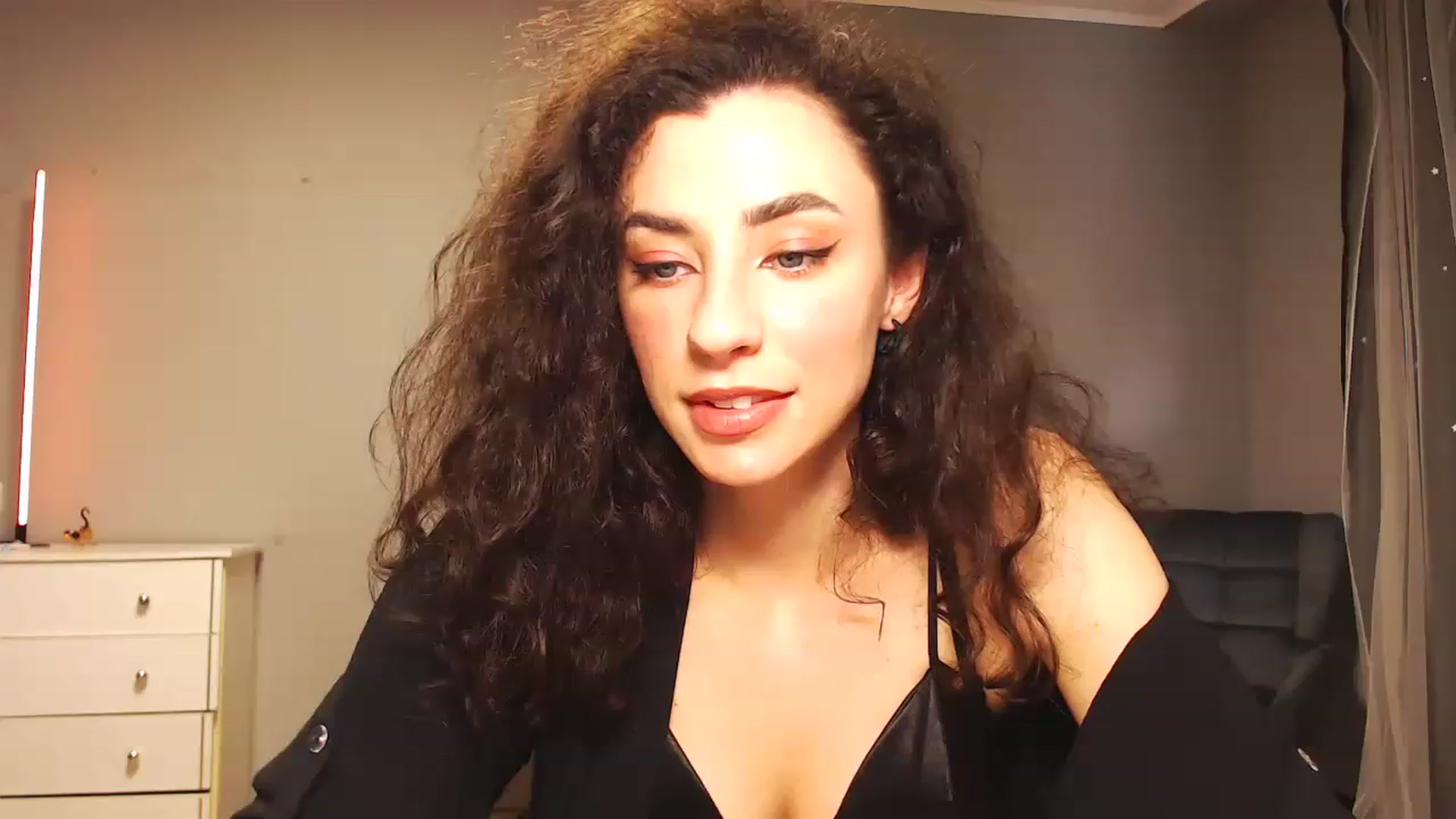 Gallery image thumbnail from Millla_Mi's myfreecams stream on, 05/28/2023, 14:42 image 19 of 20