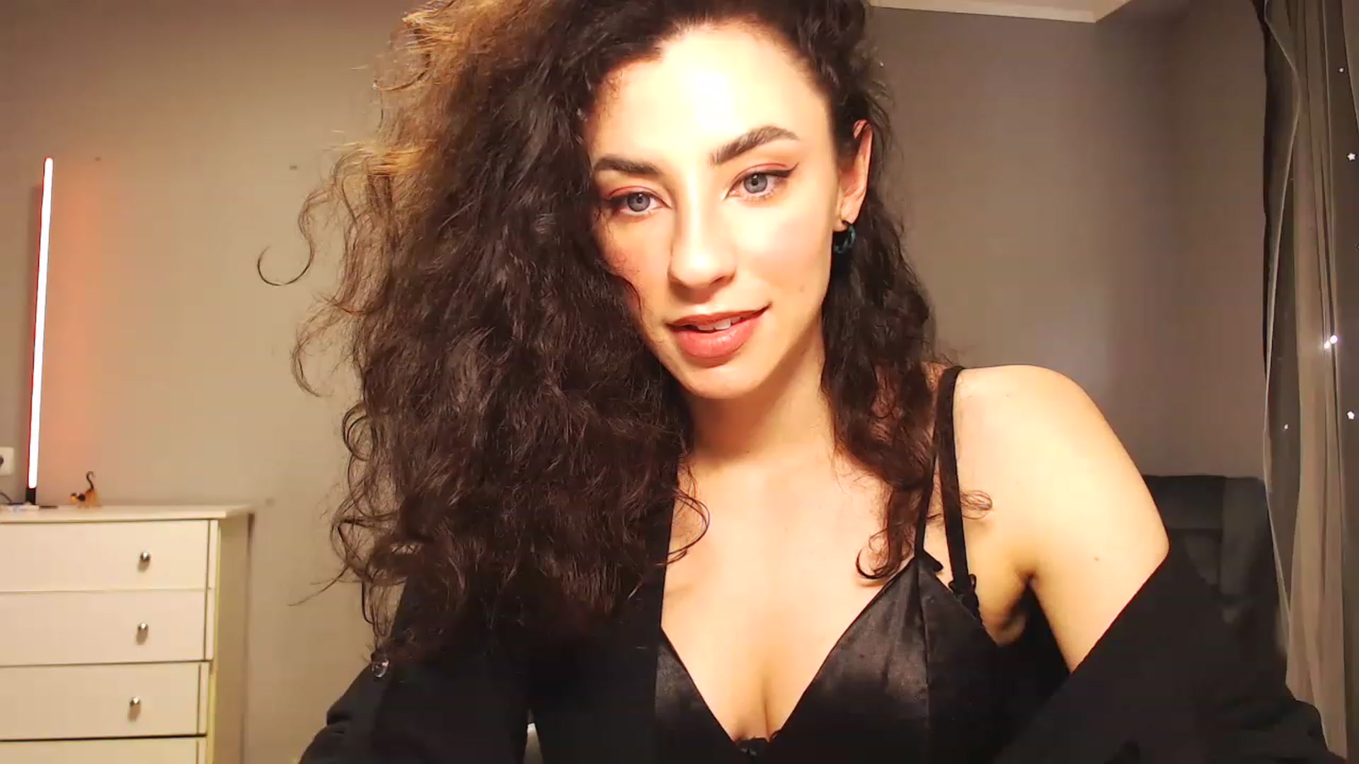 Gallery image thumbnail from Millla_Mi's myfreecams stream on, 05/28/2023, 14:42 image 4 of 20