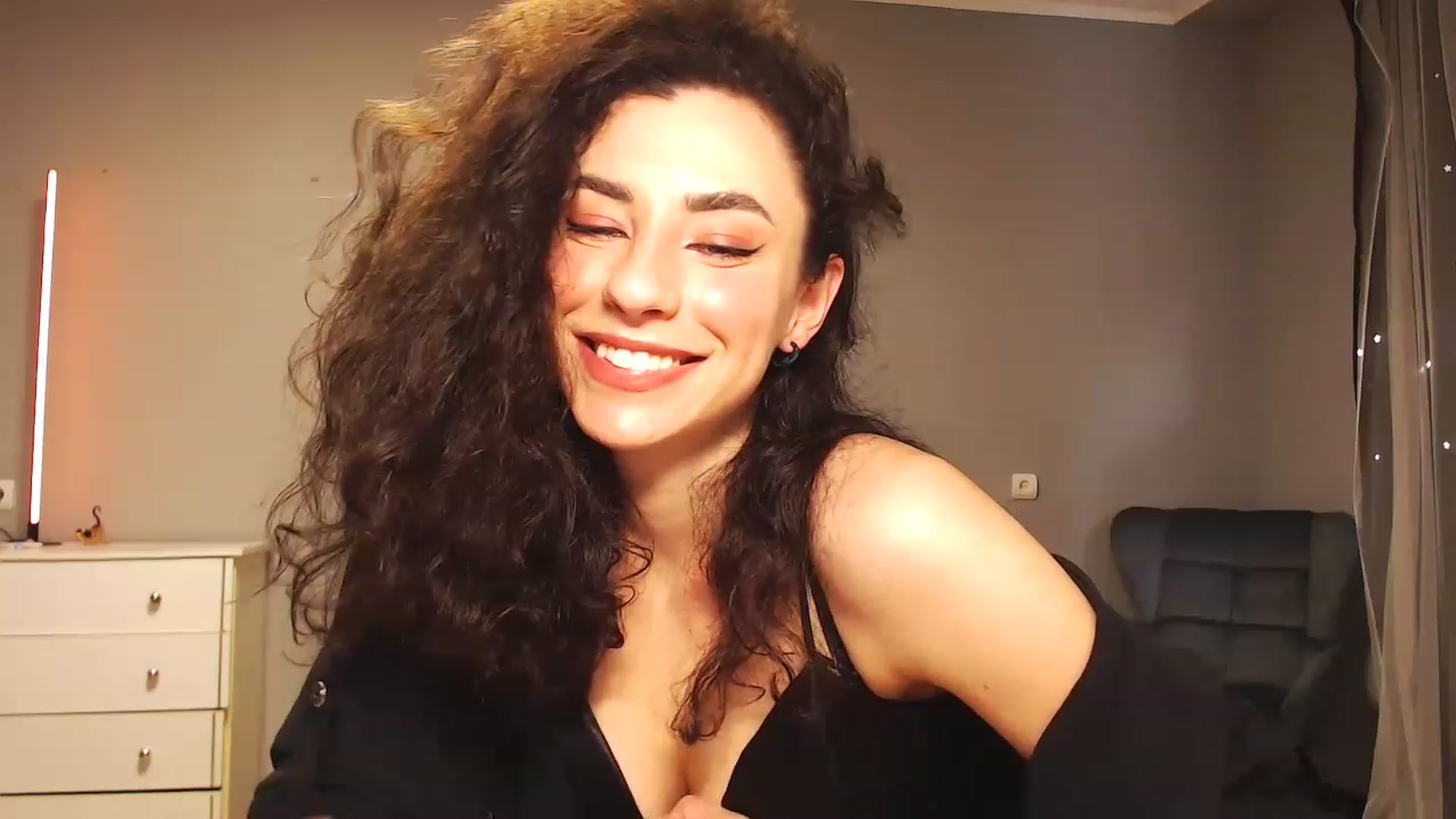 Gallery image thumbnail from Millla_Mi's myfreecams stream on, 05/28/2023, 14:42 image 9 of 20