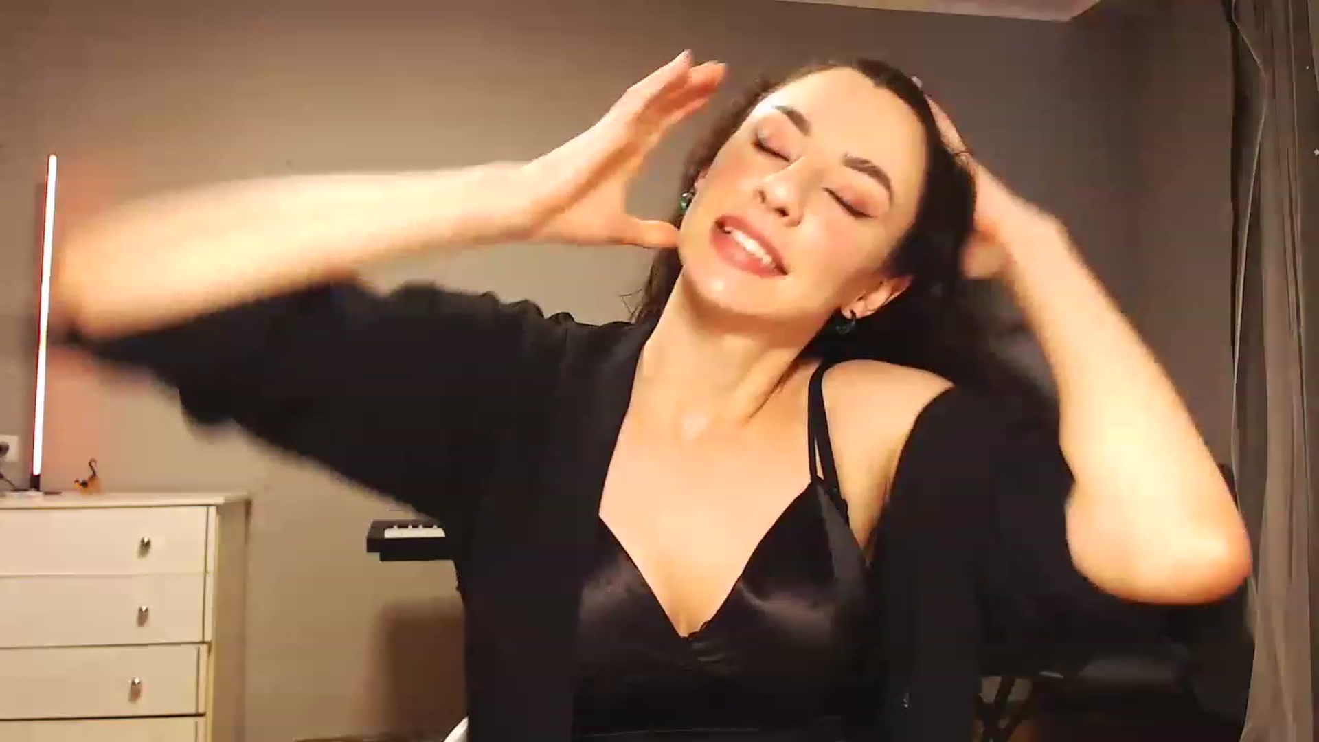 Gallery image thumbnail from Millla_Mi's myfreecams stream on, 05/28/2023, 14:42 image 11 of 20
