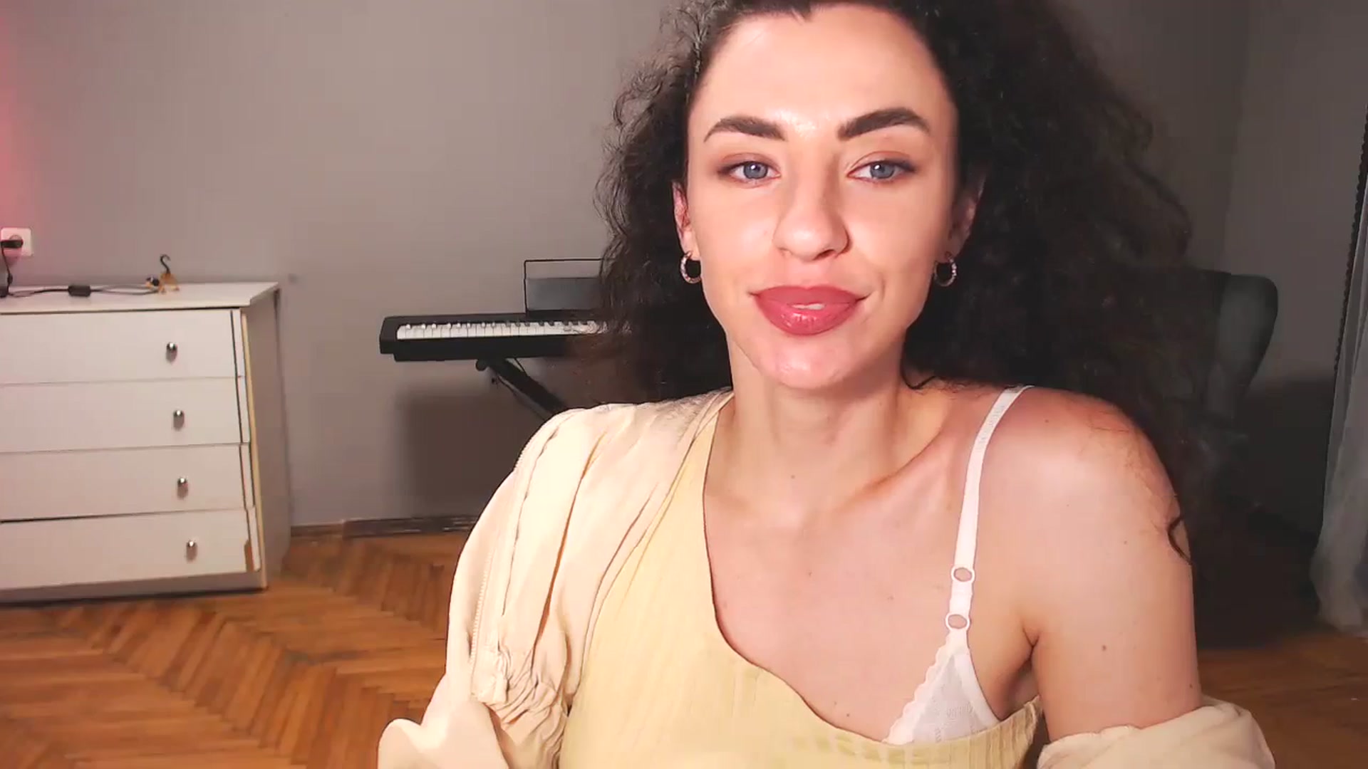 Gallery image thumbnail from Millla_Mi's myfreecams stream on, 09/24/2023, 20:20 image 20 of 20