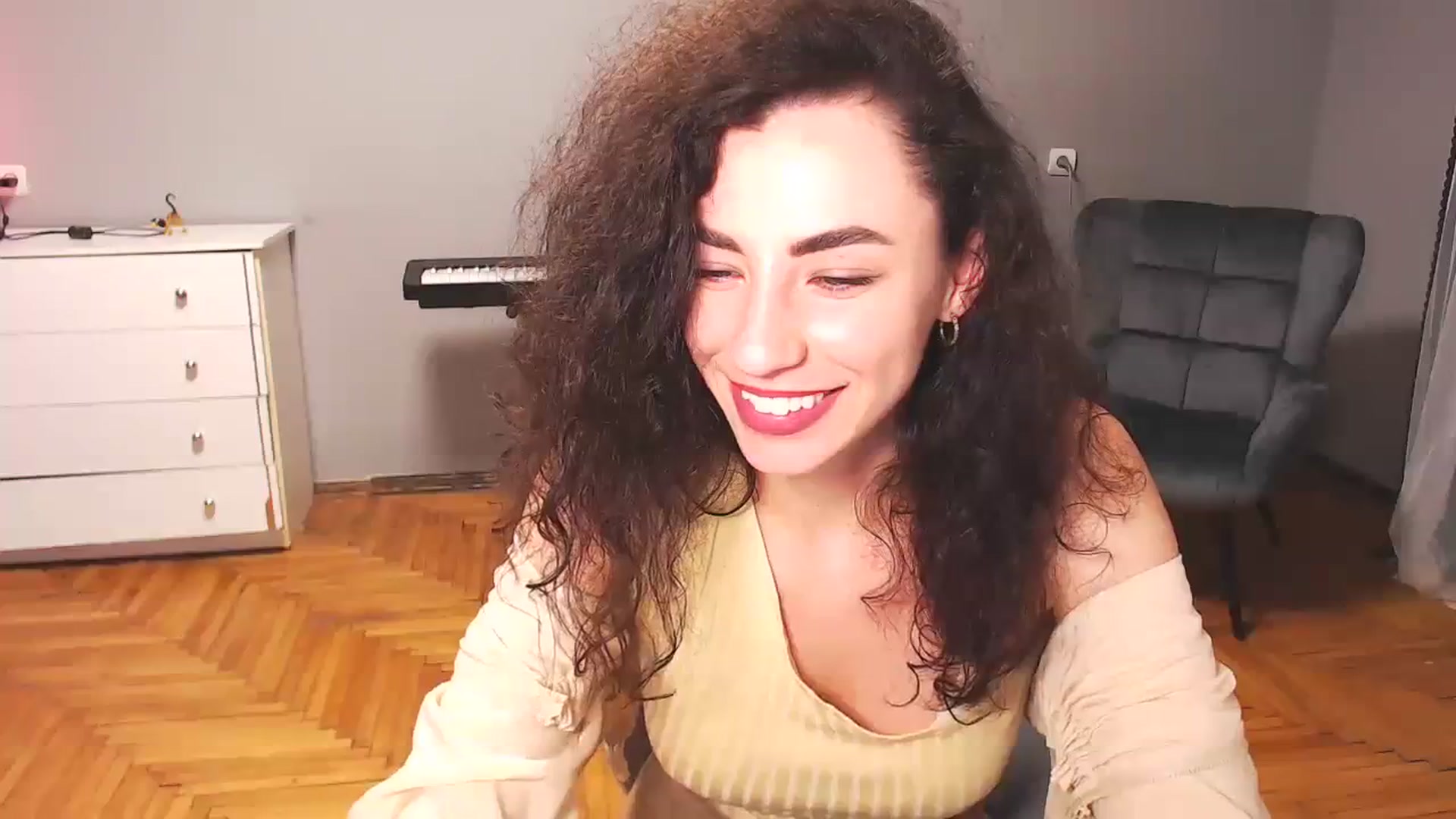 Gallery image thumbnail from Millla_Mi's myfreecams stream on, 09/24/2023, 20:20 image 10 of 20