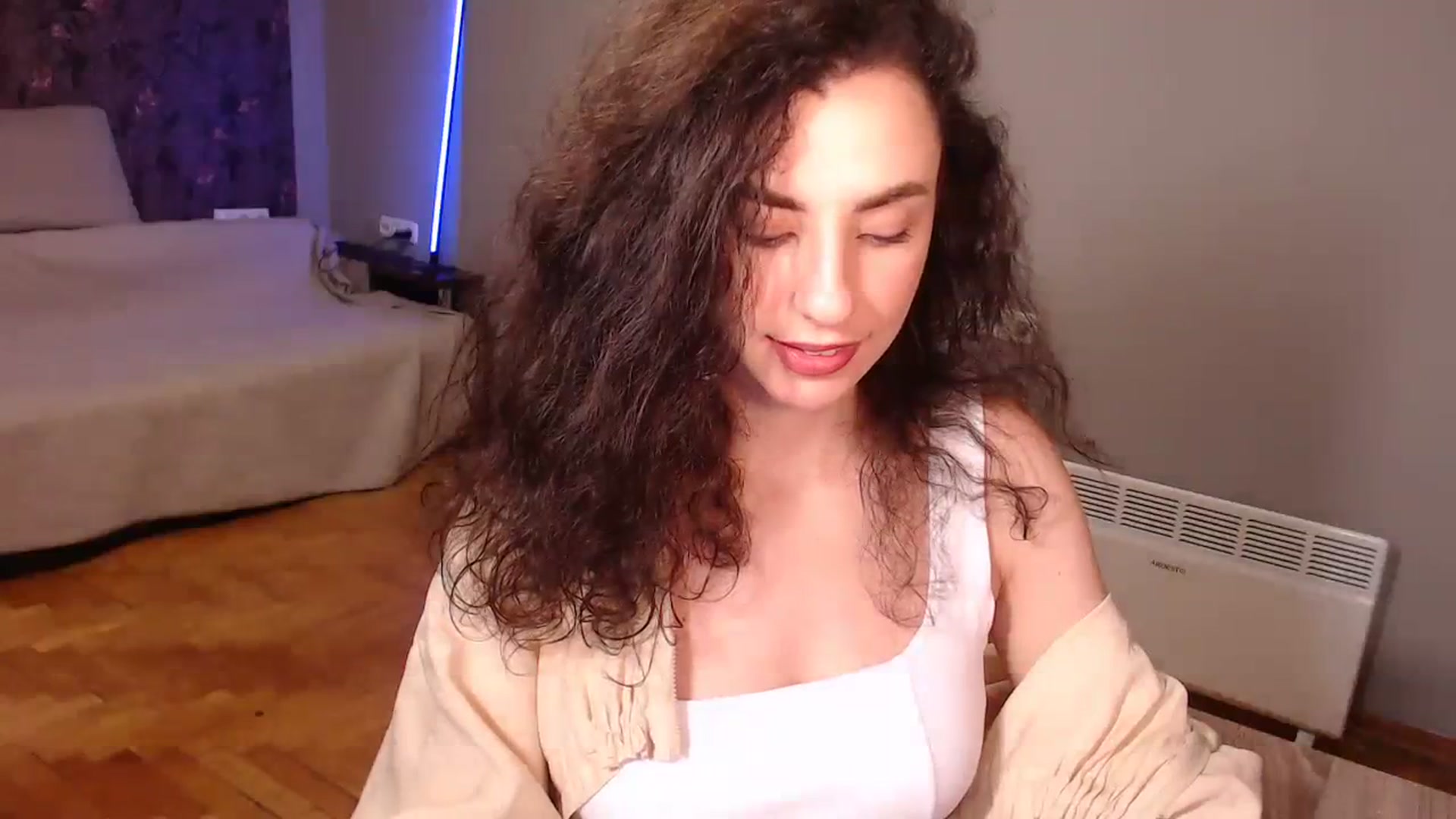 Gallery image thumbnail from Millla_Mi's myfreecams stream on, 10/08/2023, 21:39 image 10 of 20