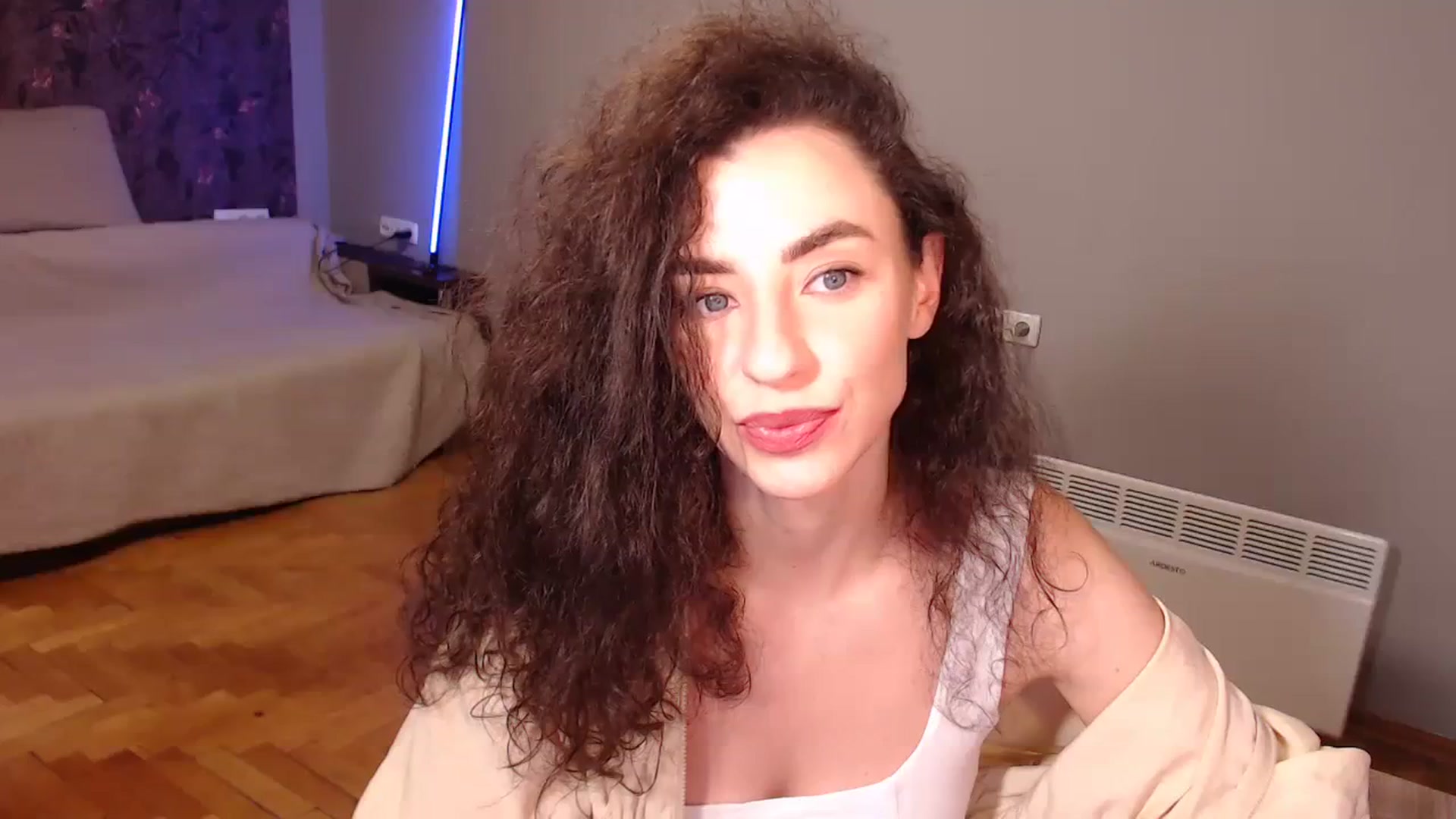 Gallery image thumbnail from Millla_Mi's myfreecams stream on, 10/08/2023, 21:39 image 3 of 20