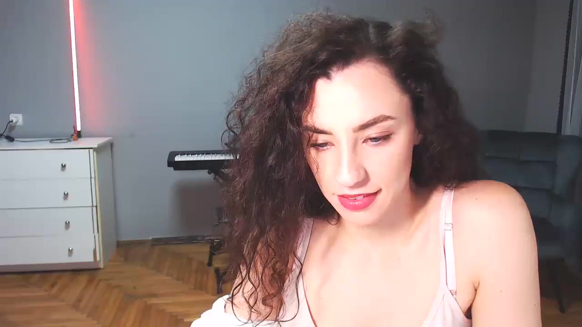 Gallery image thumbnail from Millla_Mi's myfreecams stream on, 10/28/2023, 20:33 image 15 of 20