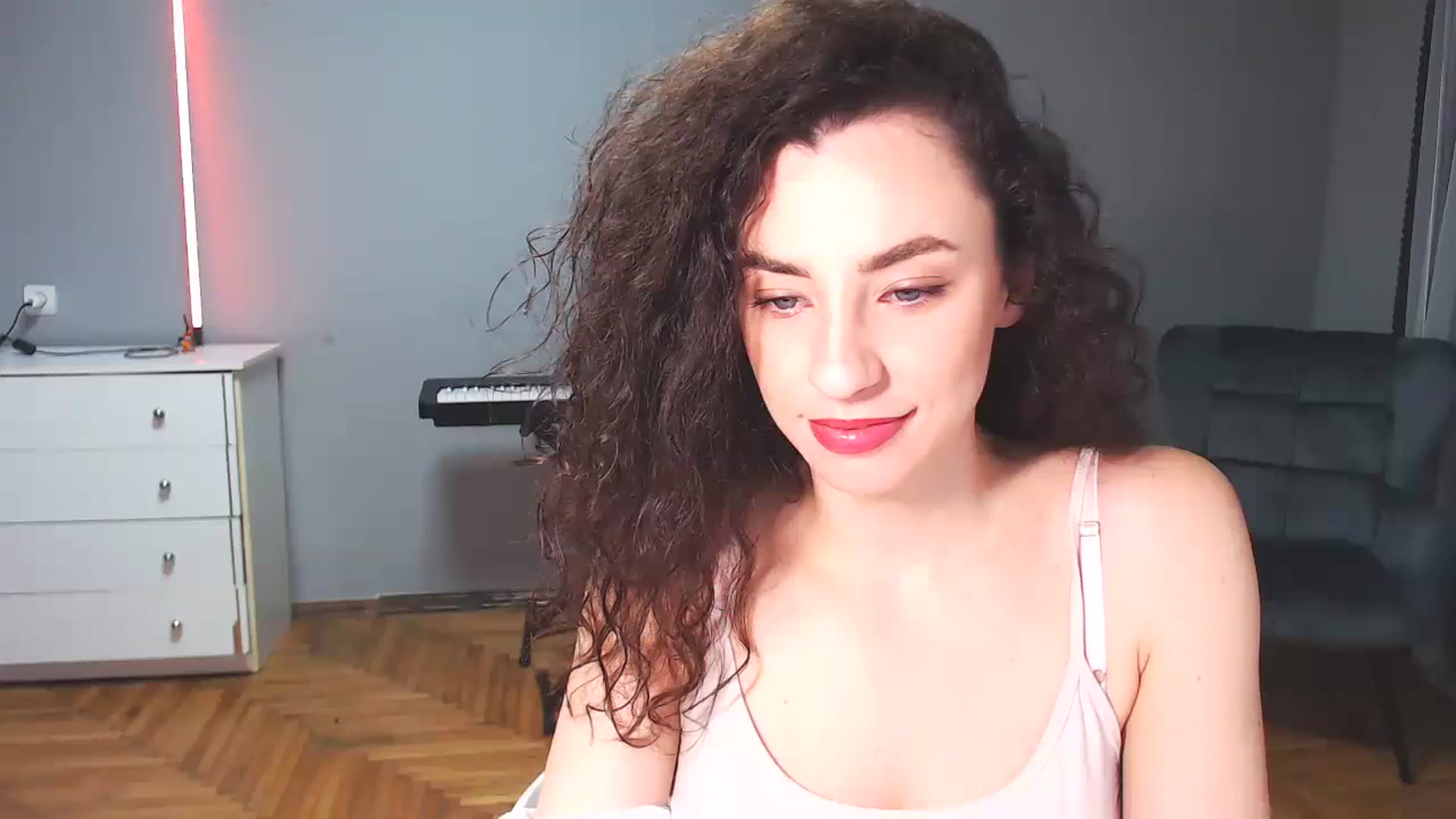 Gallery image thumbnail from Millla_Mi's myfreecams stream on, 10/28/2023, 20:33 image 17 of 20