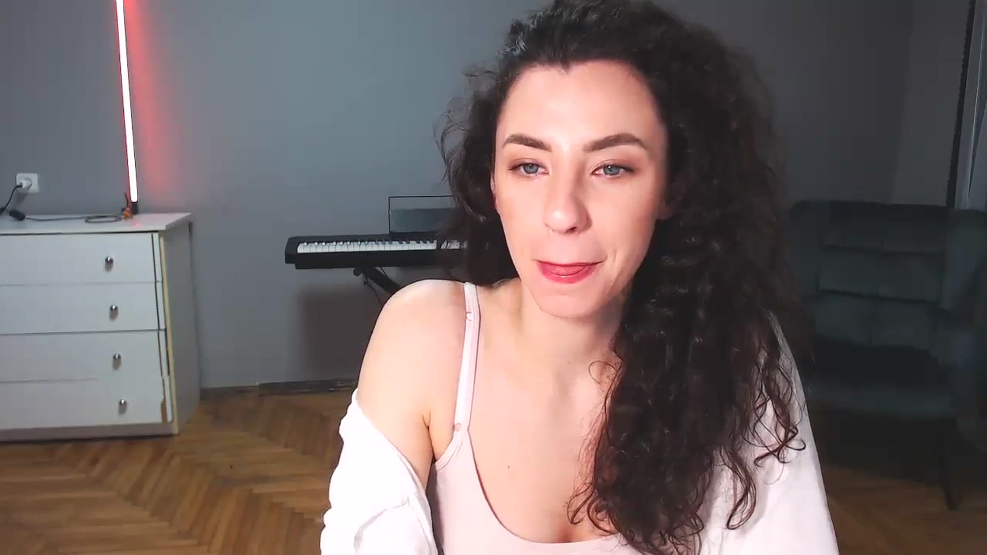 Gallery image thumbnail from Millla_Mi's myfreecams stream on, 10/28/2023, 21:23 image 16 of 20