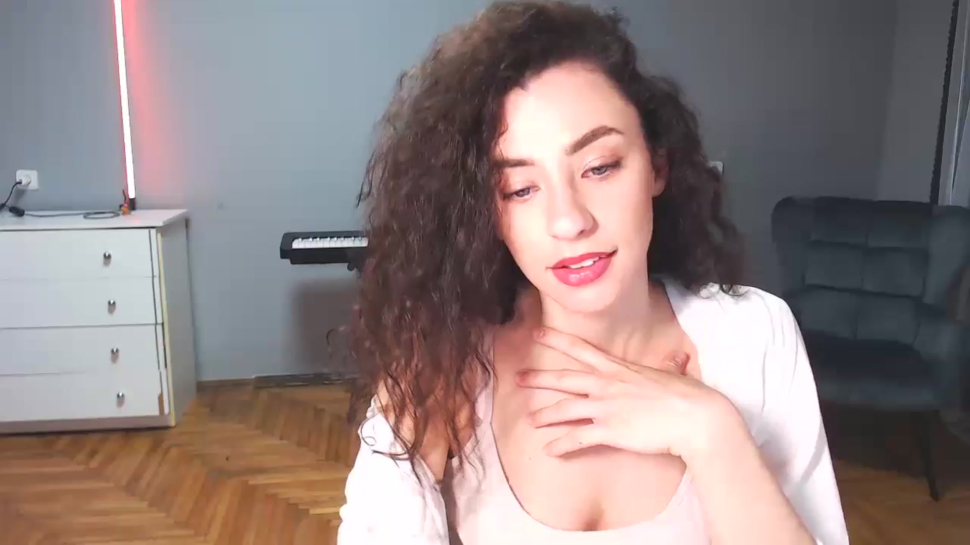 Gallery image thumbnail from Millla_Mi's myfreecams stream on, 10/28/2023, 21:23 image 17 of 20