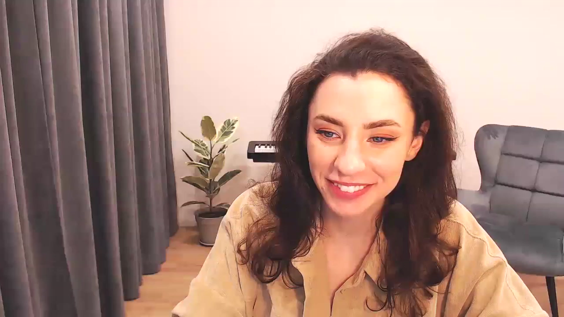 Gallery image thumbnail from Millla_Mi's myfreecams stream on, 12/12/2023, 22:15 image 16 of 20