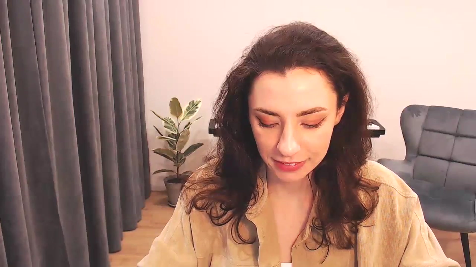 Gallery image thumbnail from Millla_Mi's myfreecams stream on, 12/12/2023, 22:15 image 10 of 20