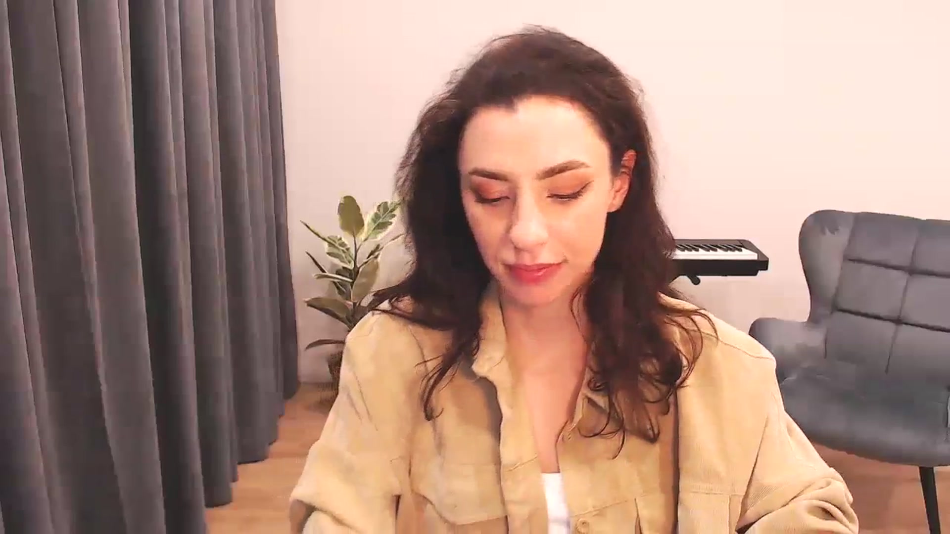 Gallery image thumbnail from Millla_Mi's myfreecams stream on, 12/12/2023, 22:15 image 5 of 20