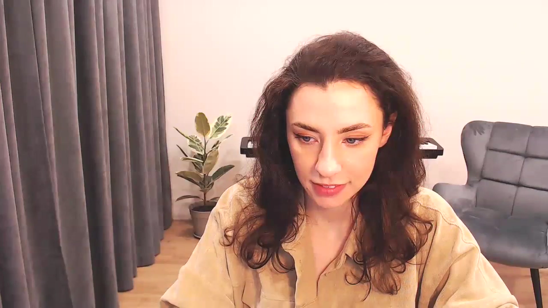 Gallery image thumbnail from Millla_Mi's myfreecams stream on, 12/12/2023, 22:15 image 14 of 20