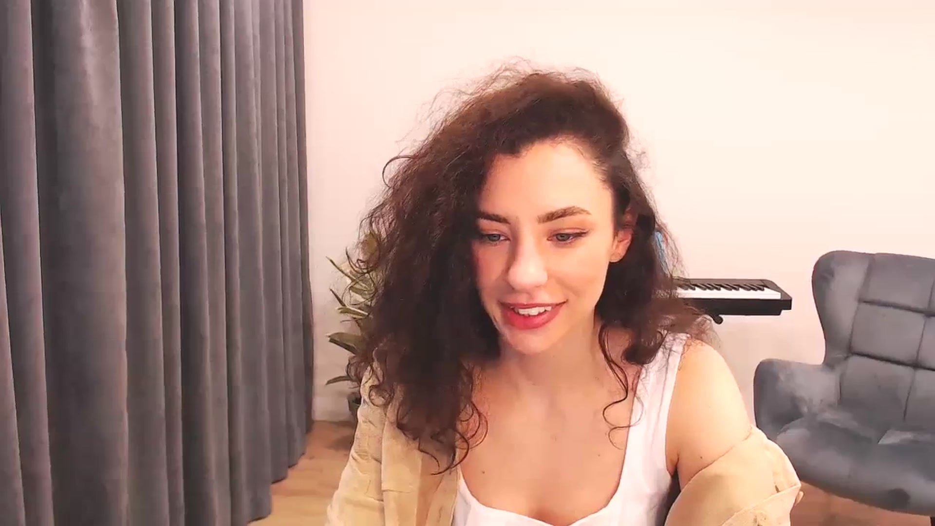 Gallery image thumbnail from Millla_Mi's myfreecams stream on, 12/17/2023, 08:23 image 10 of 20