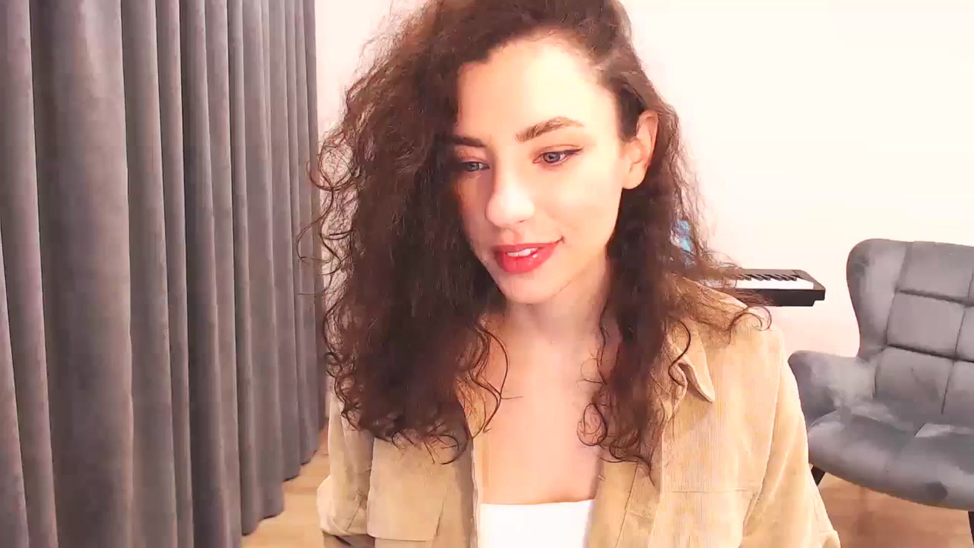 Gallery image thumbnail from Millla_Mi's myfreecams stream on, 12/17/2023, 08:23 image 2 of 20