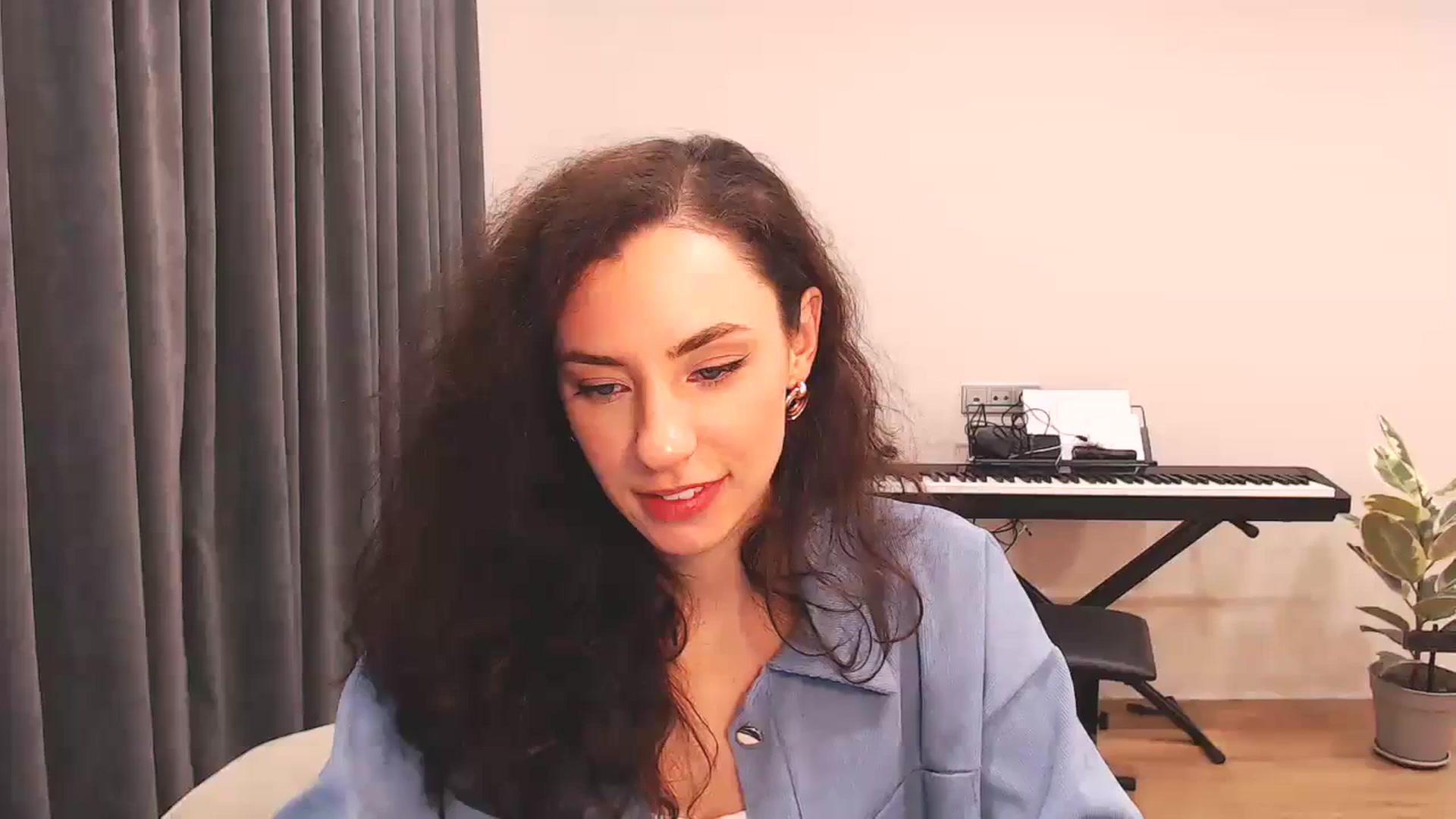 Gallery image thumbnail from Millla_Mi's myfreecams stream on, 01/10/2024, 23:06 image 6 of 20