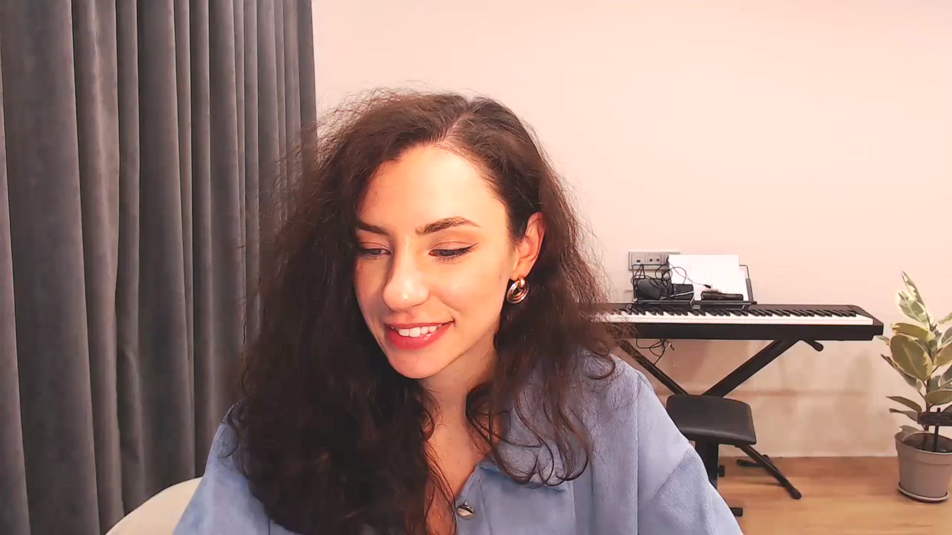 Gallery image thumbnail from Millla_Mi's myfreecams stream on, 01/10/2024, 23:06 image 12 of 20