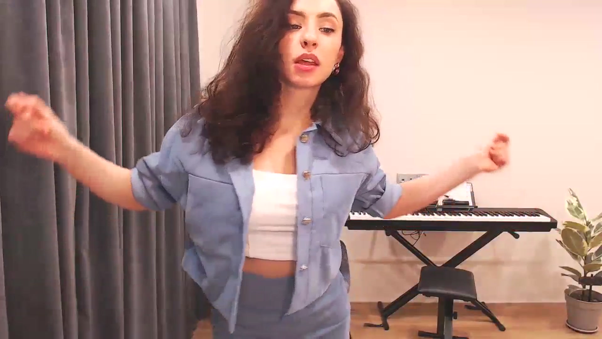 Gallery image thumbnail from Millla_Mi's myfreecams stream on, 01/10/2024, 23:06 image 2 of 20