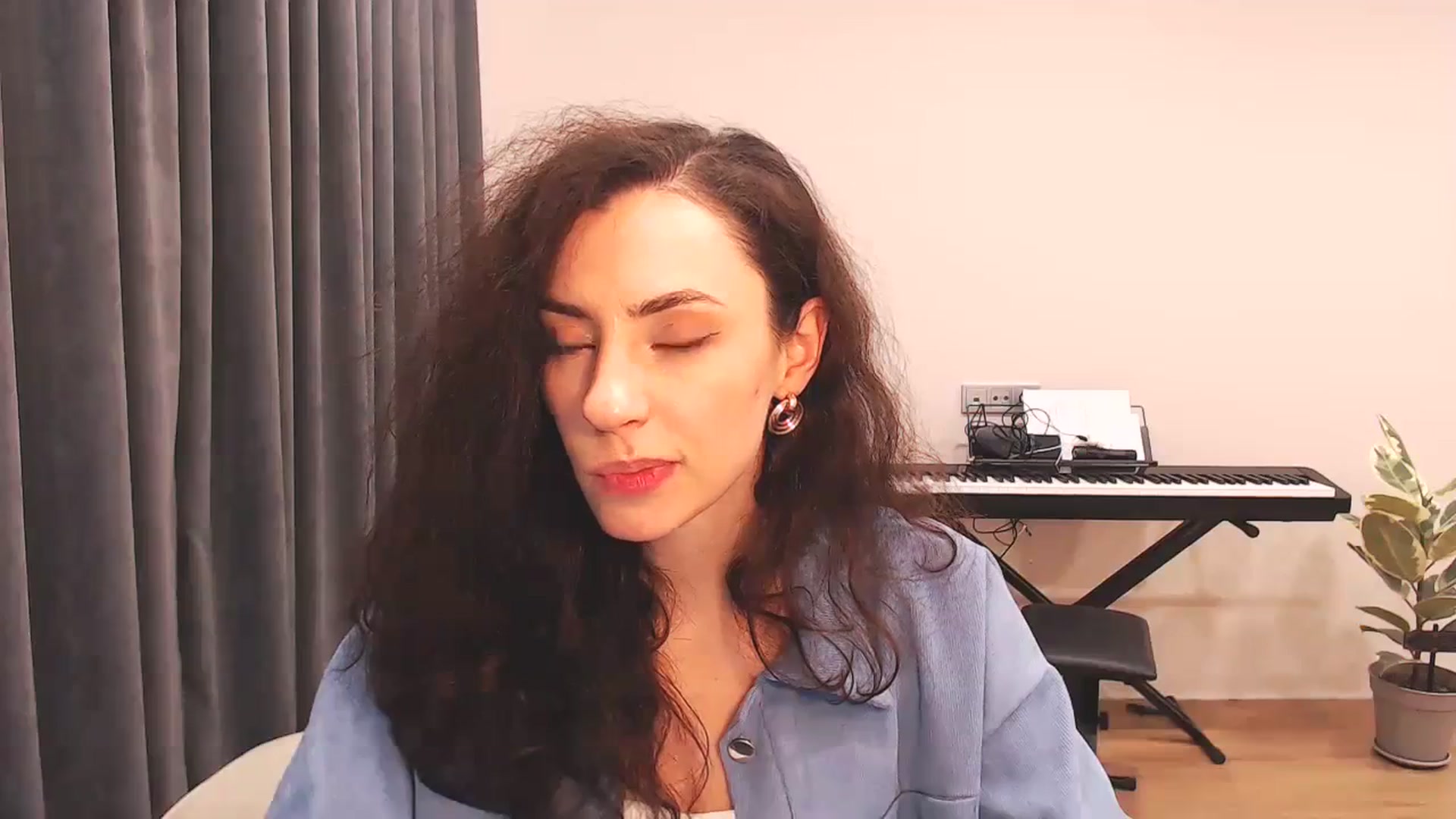 Gallery image thumbnail from Millla_Mi's myfreecams stream on, 01/10/2024, 23:06 image 10 of 20