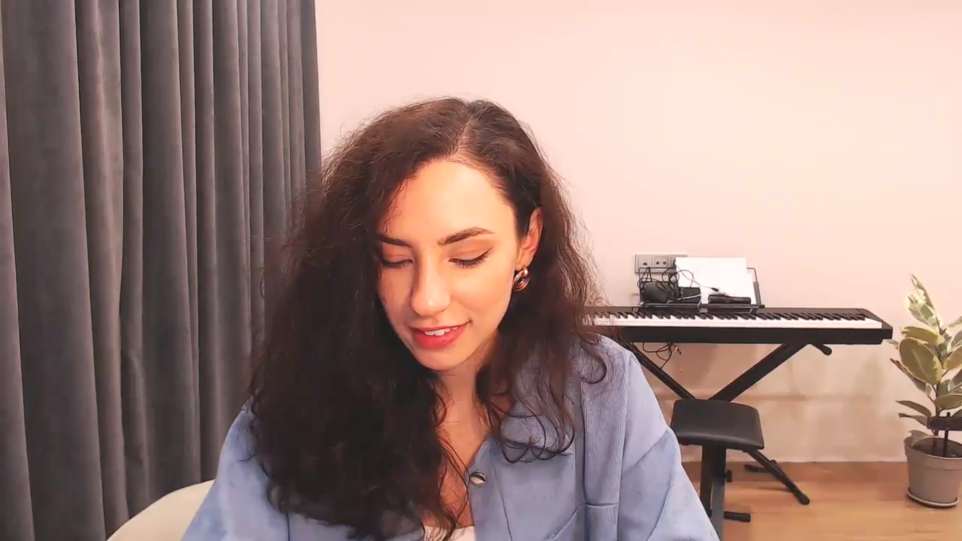 Gallery image thumbnail from Millla_Mi's myfreecams stream on, 01/10/2024, 23:06 image 13 of 20