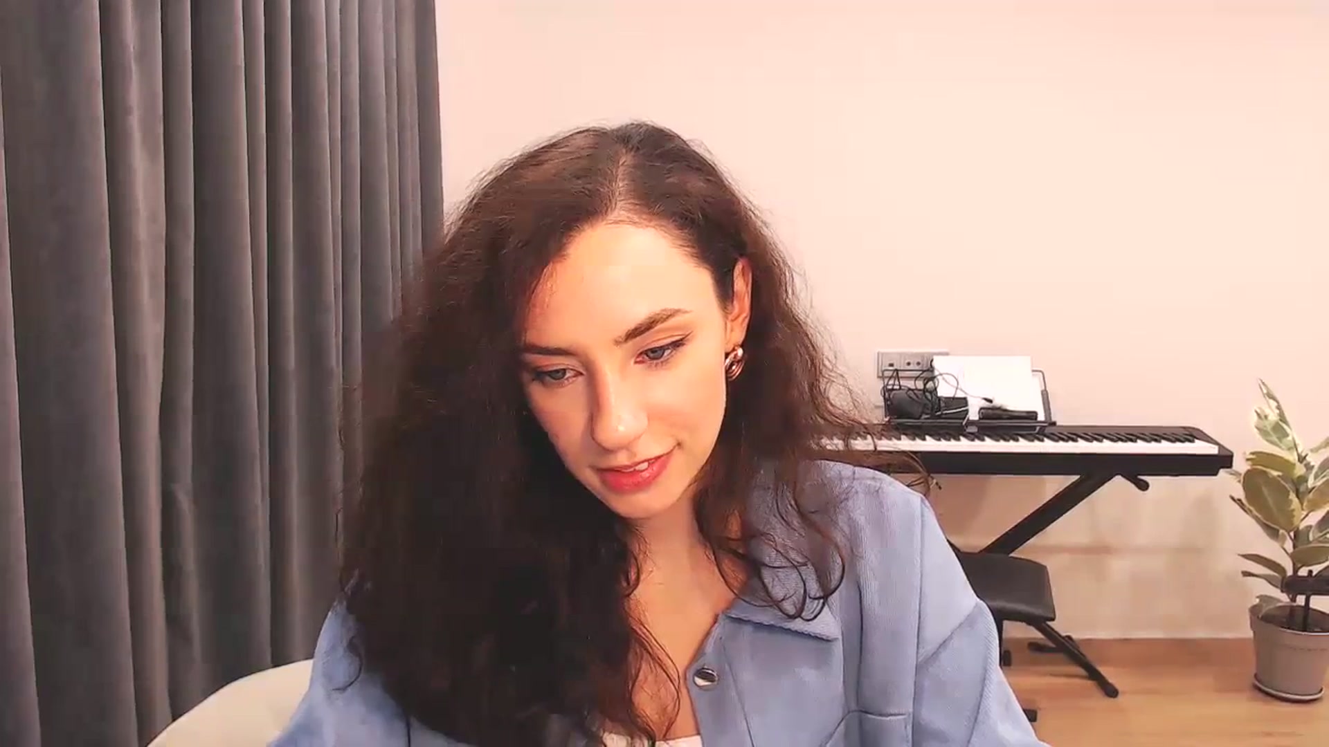 Gallery image thumbnail from Millla_Mi's myfreecams stream on, 01/10/2024, 23:06 image 9 of 20