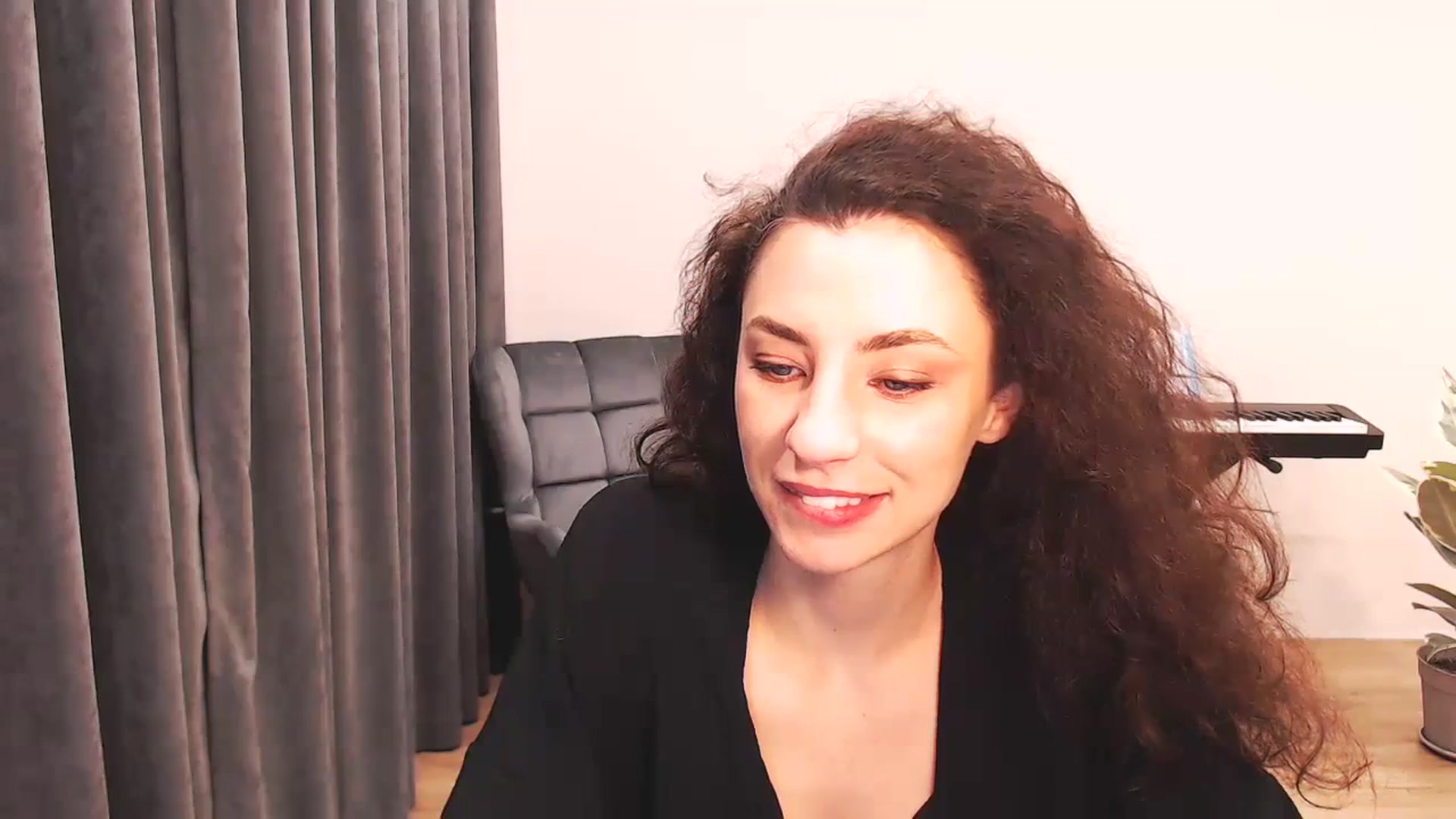 Gallery image thumbnail from Millla_Mi's myfreecams stream on, 01/25/2024, 19:32 image 13 of 20