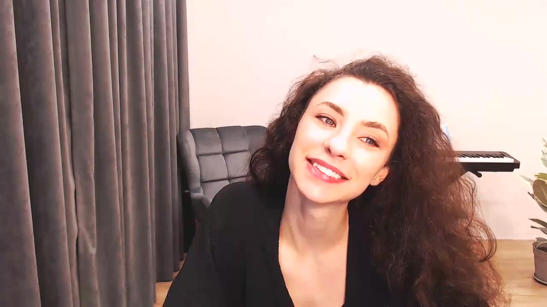 Gallery image thumbnail from Millla_Mi's myfreecams stream on, 01/25/2024, 19:32 image 14 of 20