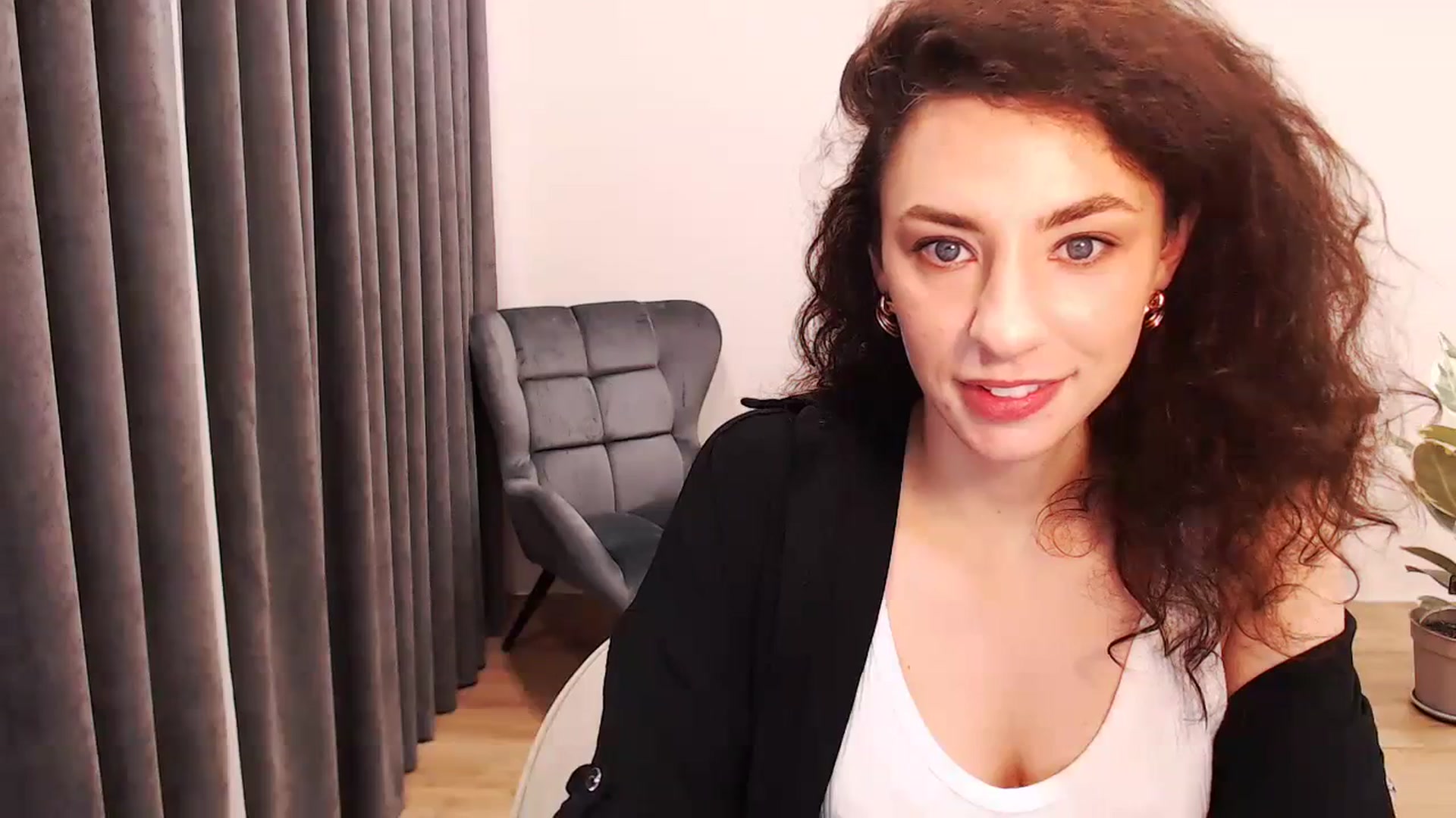 Gallery image thumbnail from Millla_Mi's myfreecams stream on, 01/27/2024, 21:51 image 19 of 20