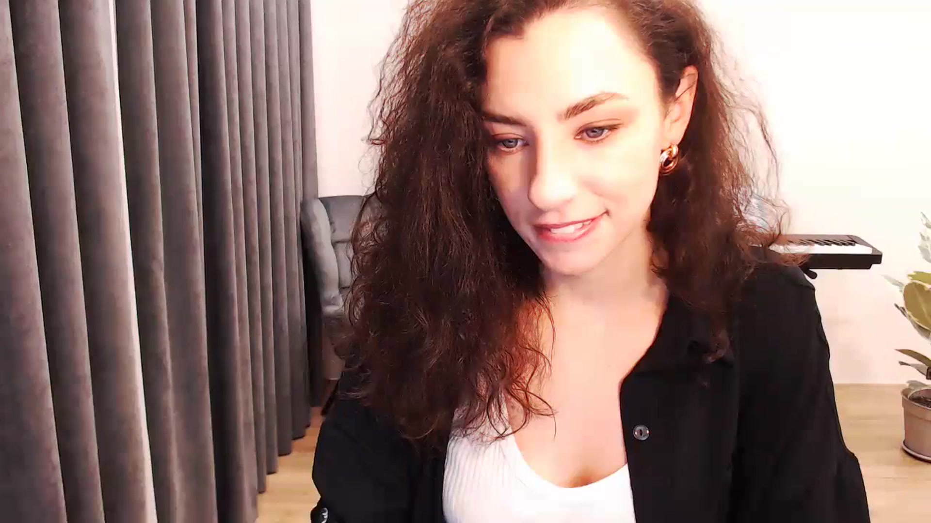 Gallery image thumbnail from Millla_Mi's myfreecams stream on, 01/27/2024, 21:51 image 2 of 20