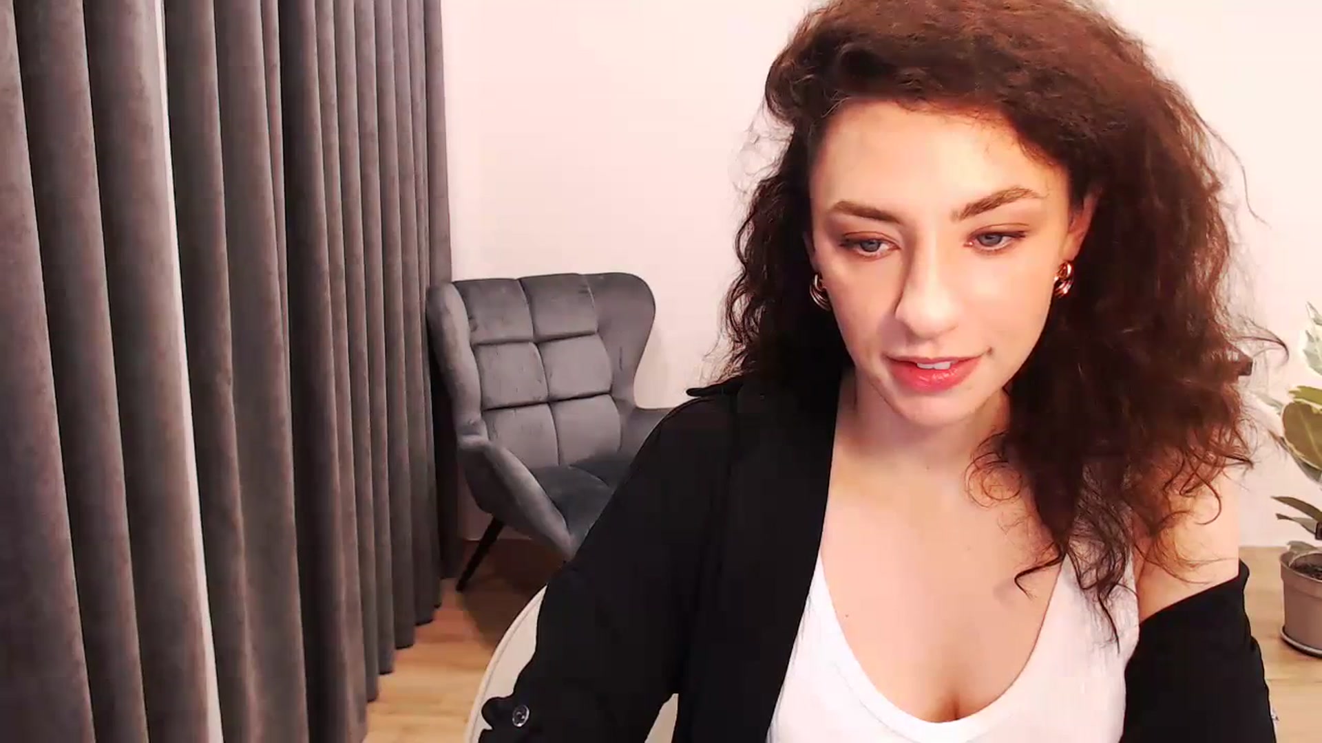 Gallery image thumbnail from Millla_Mi's myfreecams stream on, 01/27/2024, 21:51 image 18 of 20