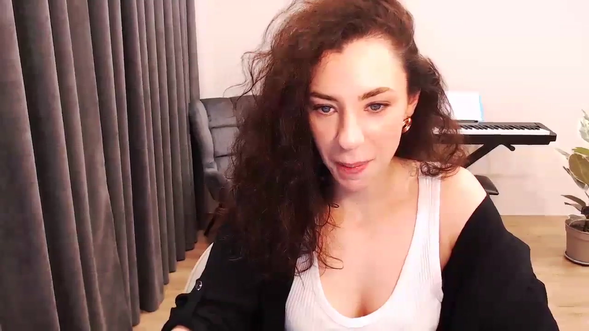 Gallery image thumbnail from Millla_Mi's myfreecams stream on, 01/27/2024, 22:59 image 8 of 20