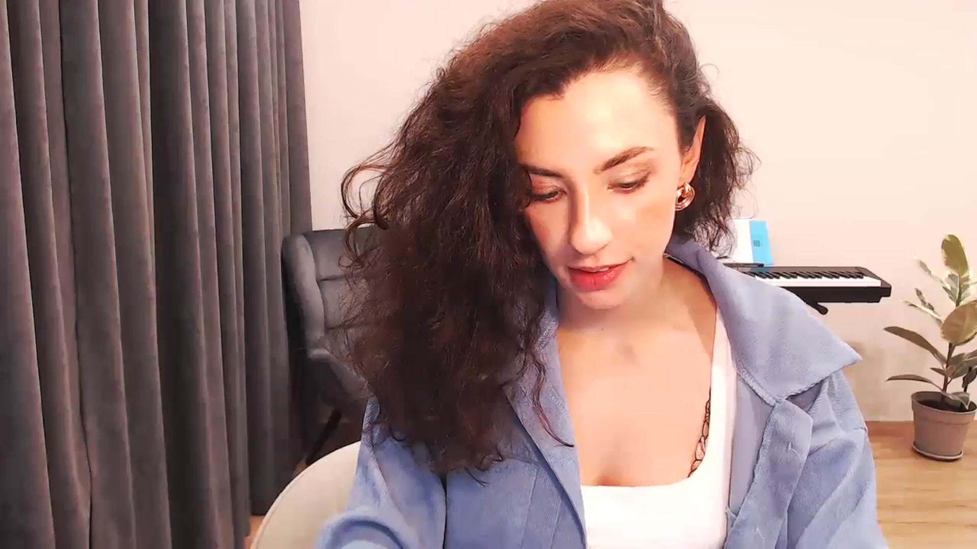 Gallery image thumbnail from Millla_Mi's myfreecams stream on, 02/03/2024, 19:48 image 14 of 20