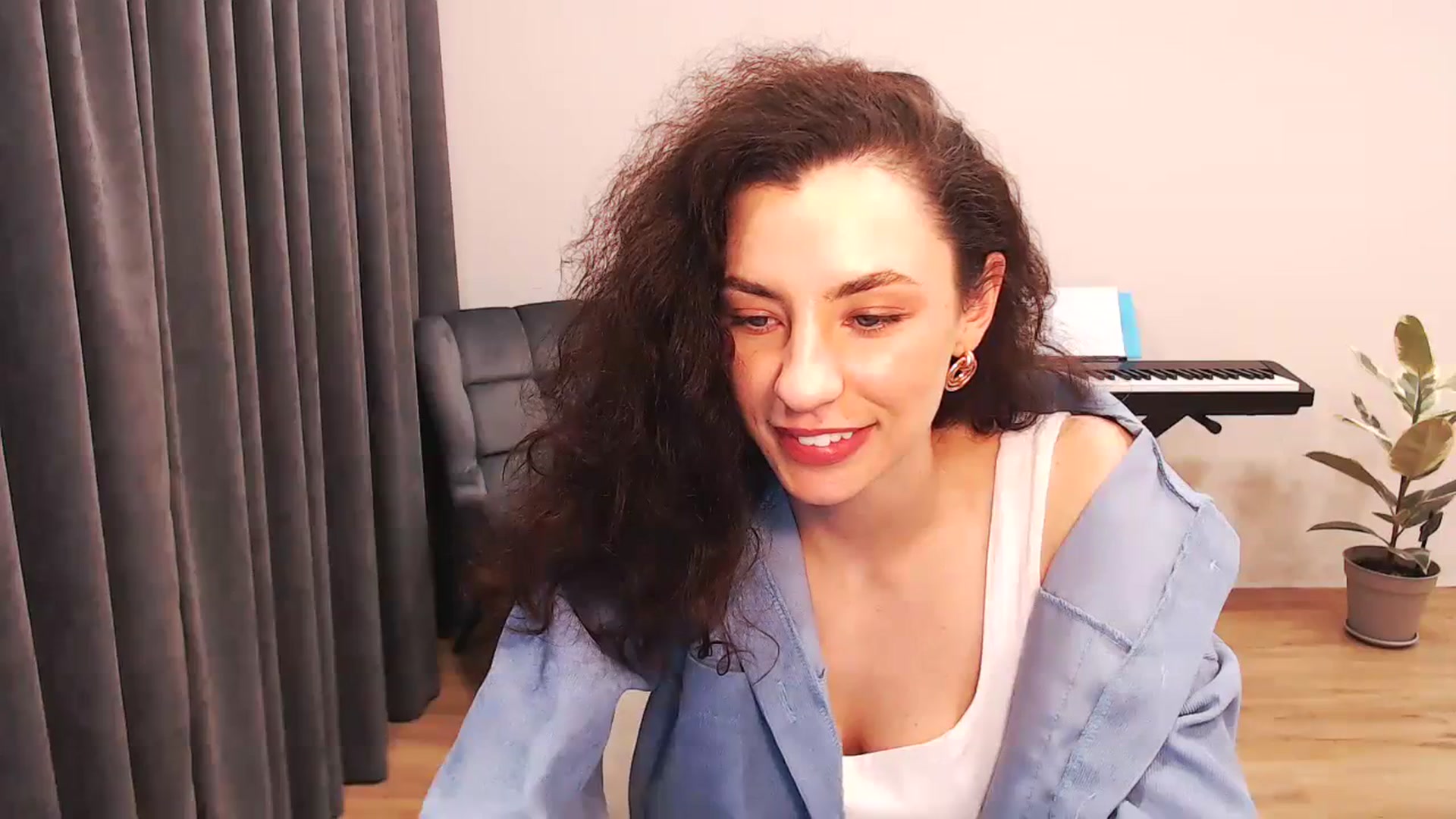 Gallery image thumbnail from Millla_Mi's myfreecams stream on, 02/04/2024, 20:57 image 16 of 20