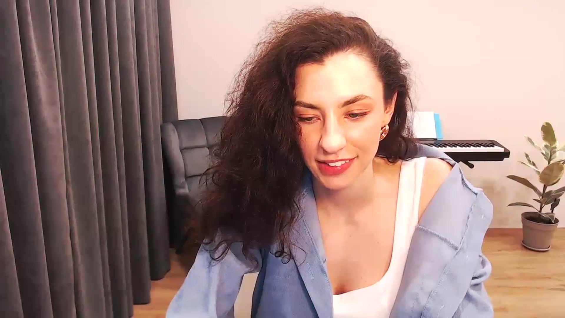 Gallery image thumbnail from Millla_Mi's myfreecams stream on, 02/04/2024, 20:57 image 15 of 20