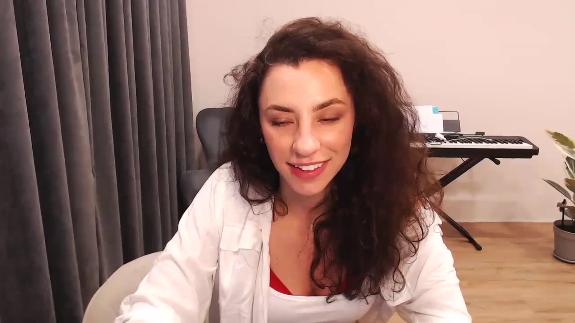 Gallery image thumbnail from Millla_Mi's myfreecams stream on, 02/25/2024, 22:03 image 15 of 20