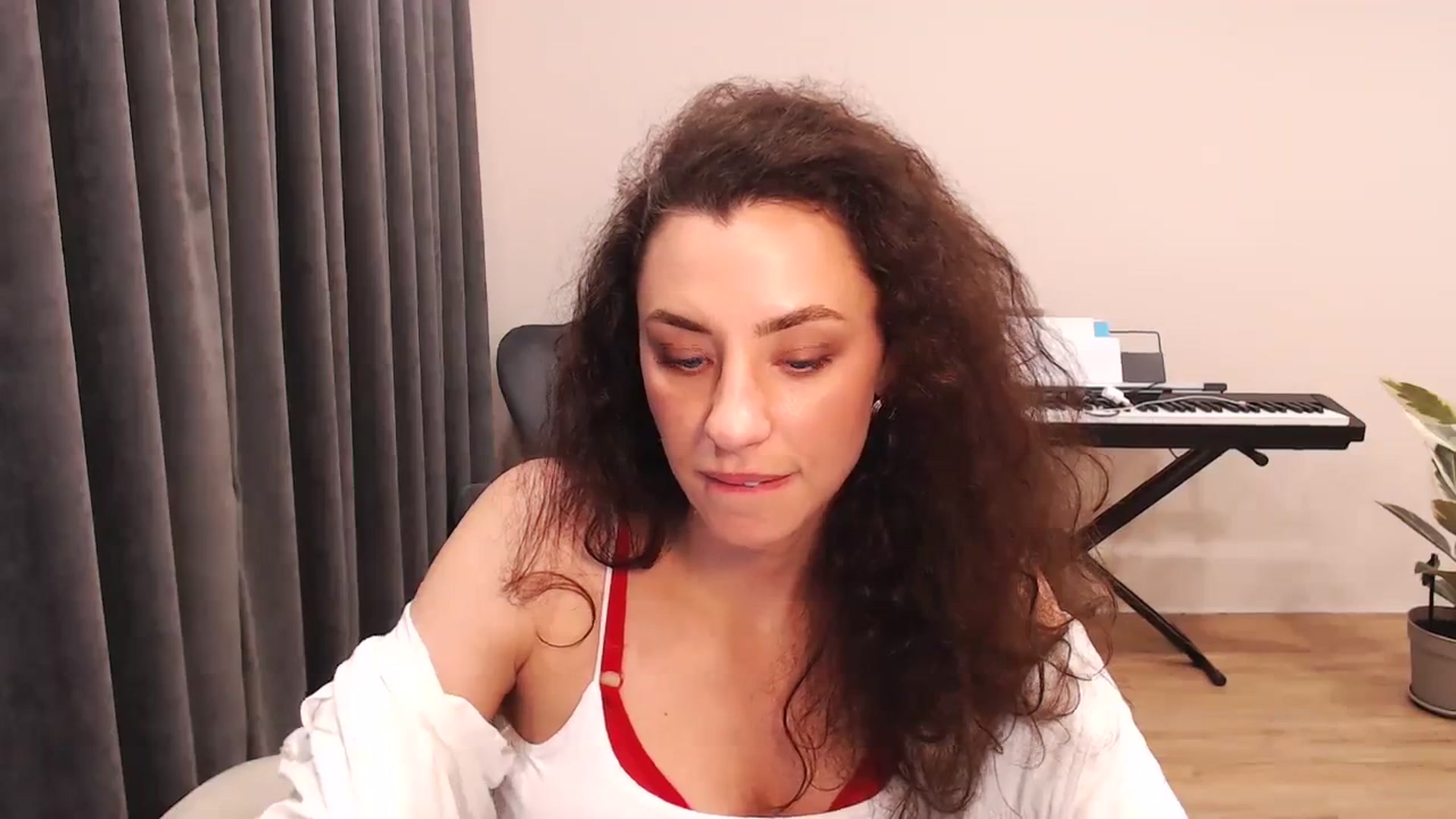 Gallery image thumbnail from Millla_Mi's myfreecams stream on, 02/25/2024, 22:03 image 8 of 20