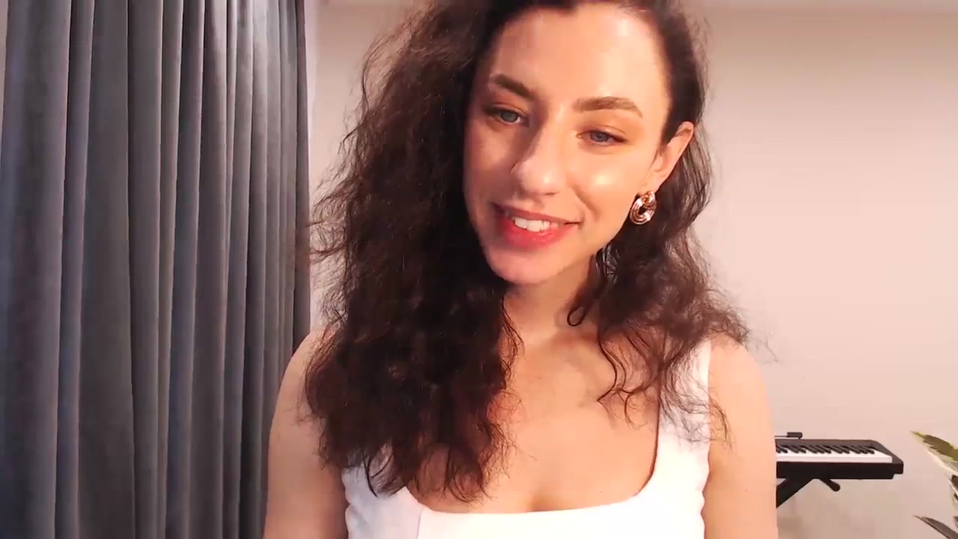 Gallery image thumbnail from Millla_Mi's myfreecams stream on, 03/04/2024, 11:35 image 11 of 20