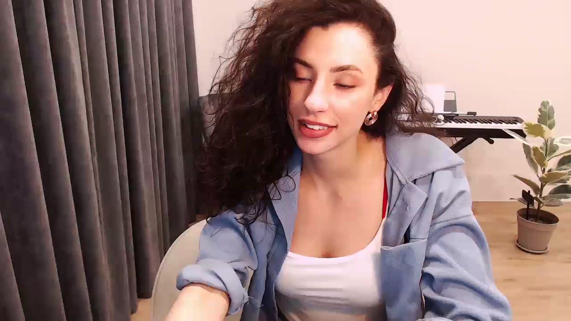 Gallery image thumbnail from Millla_Mi's myfreecams stream on, 03/07/2024, 19:08 image 3 of 20