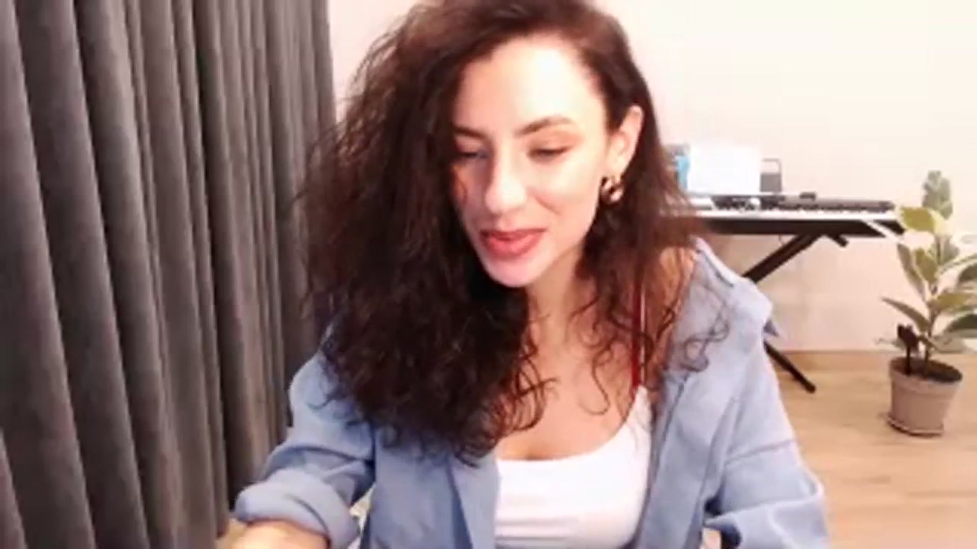 Gallery image thumbnail from Millla_Mi's myfreecams stream on, 03/07/2024, 19:08 image 18 of 20