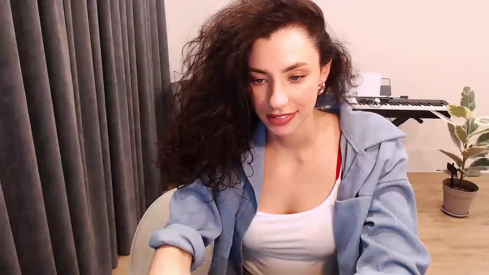 Gallery image thumbnail from Millla_Mi's myfreecams stream on, 03/07/2024, 19:08 image 2 of 20