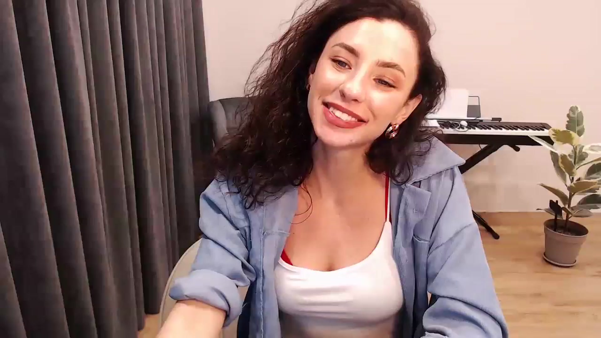 Gallery image thumbnail from Millla_Mi's myfreecams stream on, 03/07/2024, 19:08 image 15 of 20