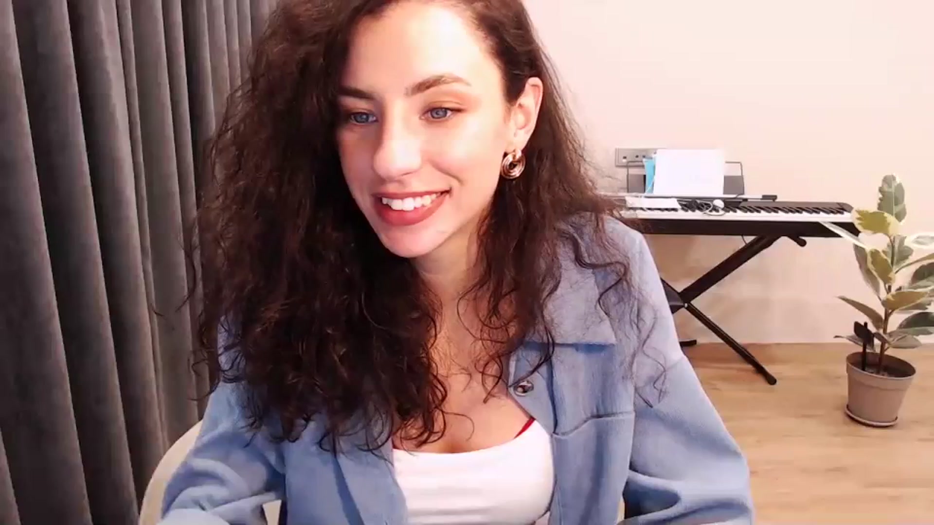 Gallery image thumbnail from Millla_Mi's myfreecams stream on, 03/07/2024, 19:50 image 9 of 20