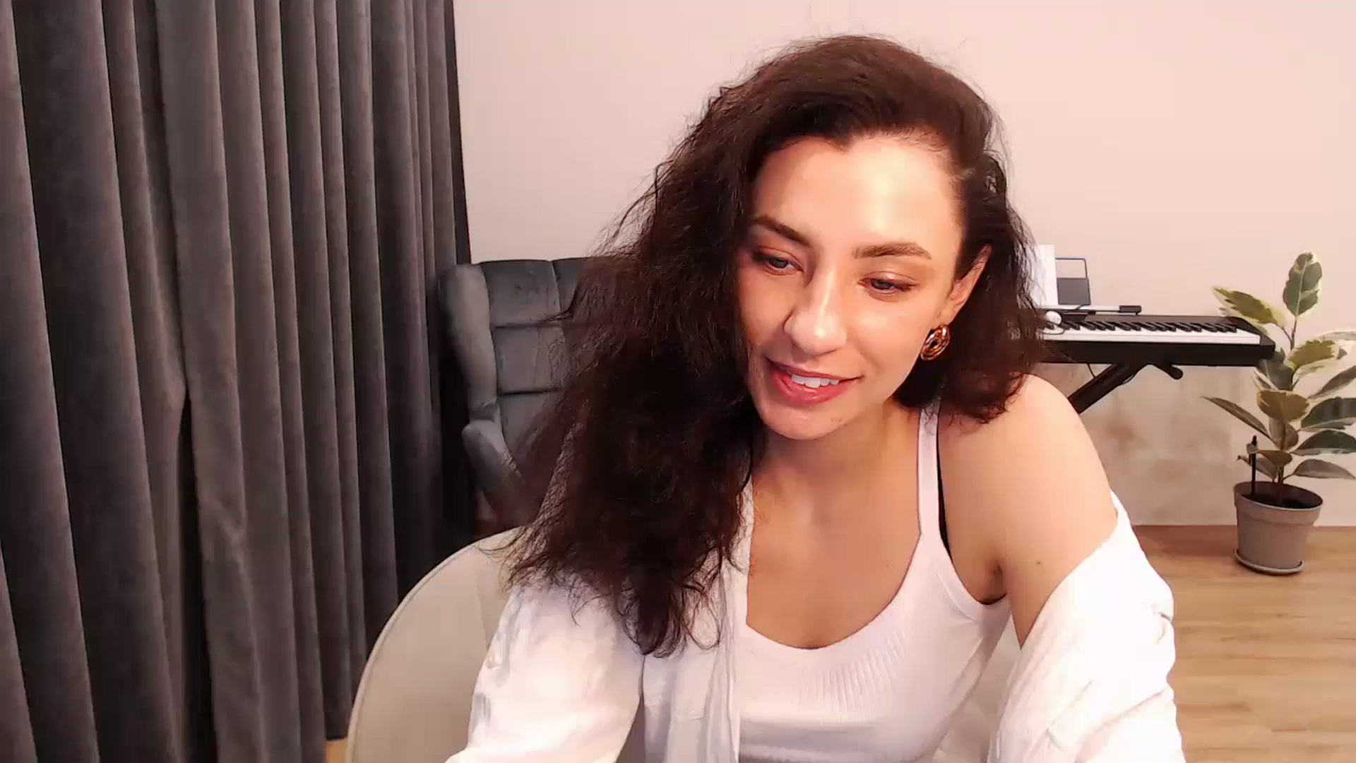 Gallery image thumbnail from Millla_Mi's myfreecams stream on, 03/10/2024, 15:30 image 14 of 20