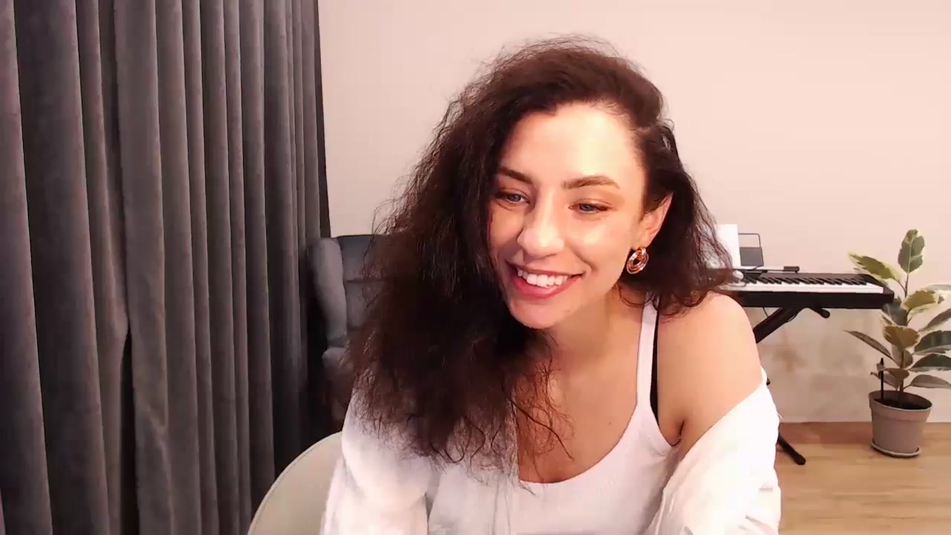 Gallery image thumbnail from Millla_Mi's myfreecams stream on, 03/10/2024, 15:30 image 4 of 20