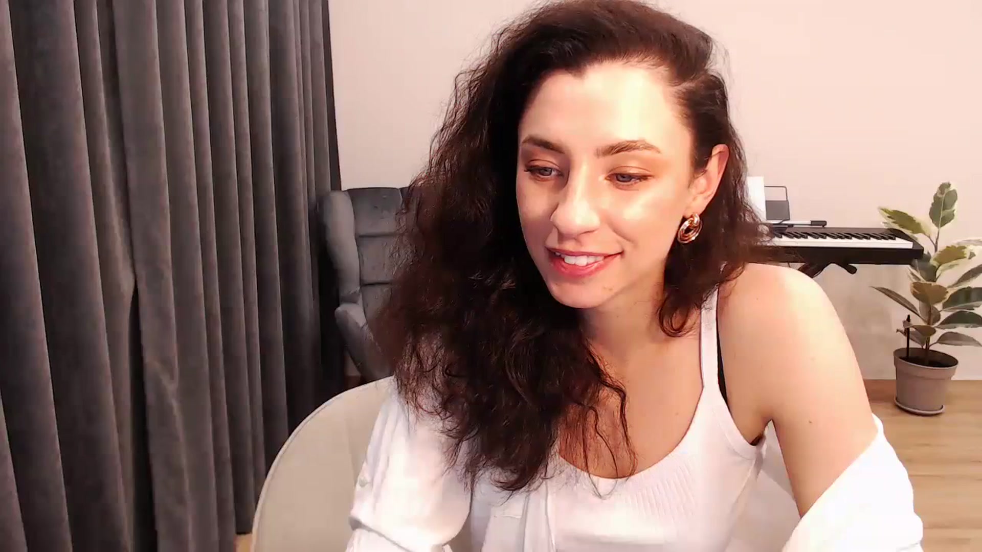 Gallery image thumbnail from Millla_Mi's myfreecams stream on, 03/10/2024, 15:30 image 20 of 20